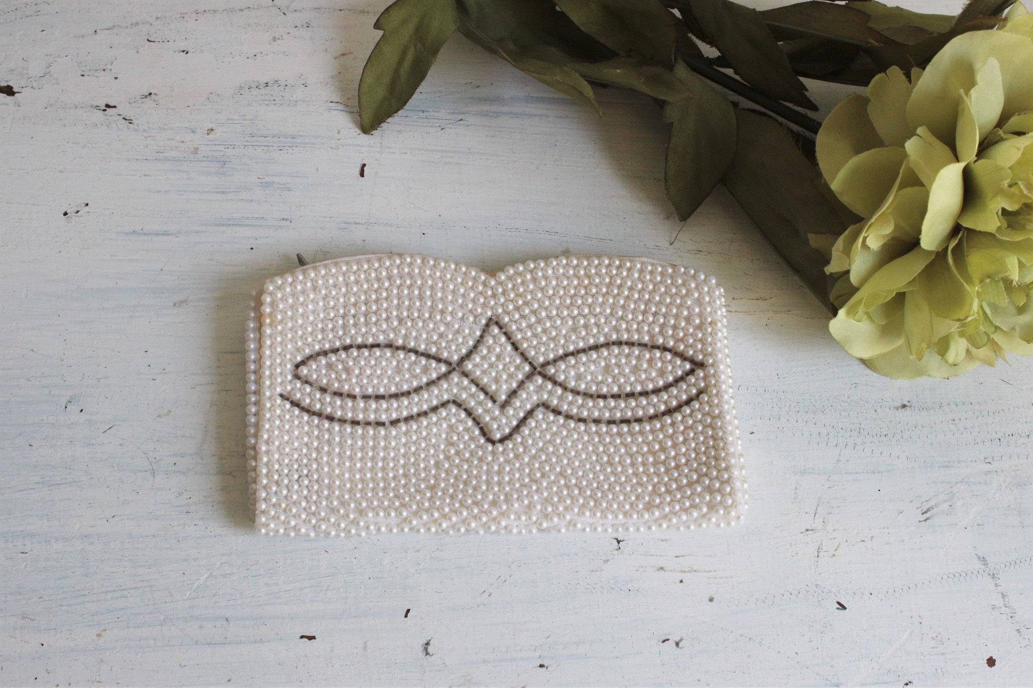 1940s Beaded Clutch Purse Covered In Faux Pearls – Toadstool Farm