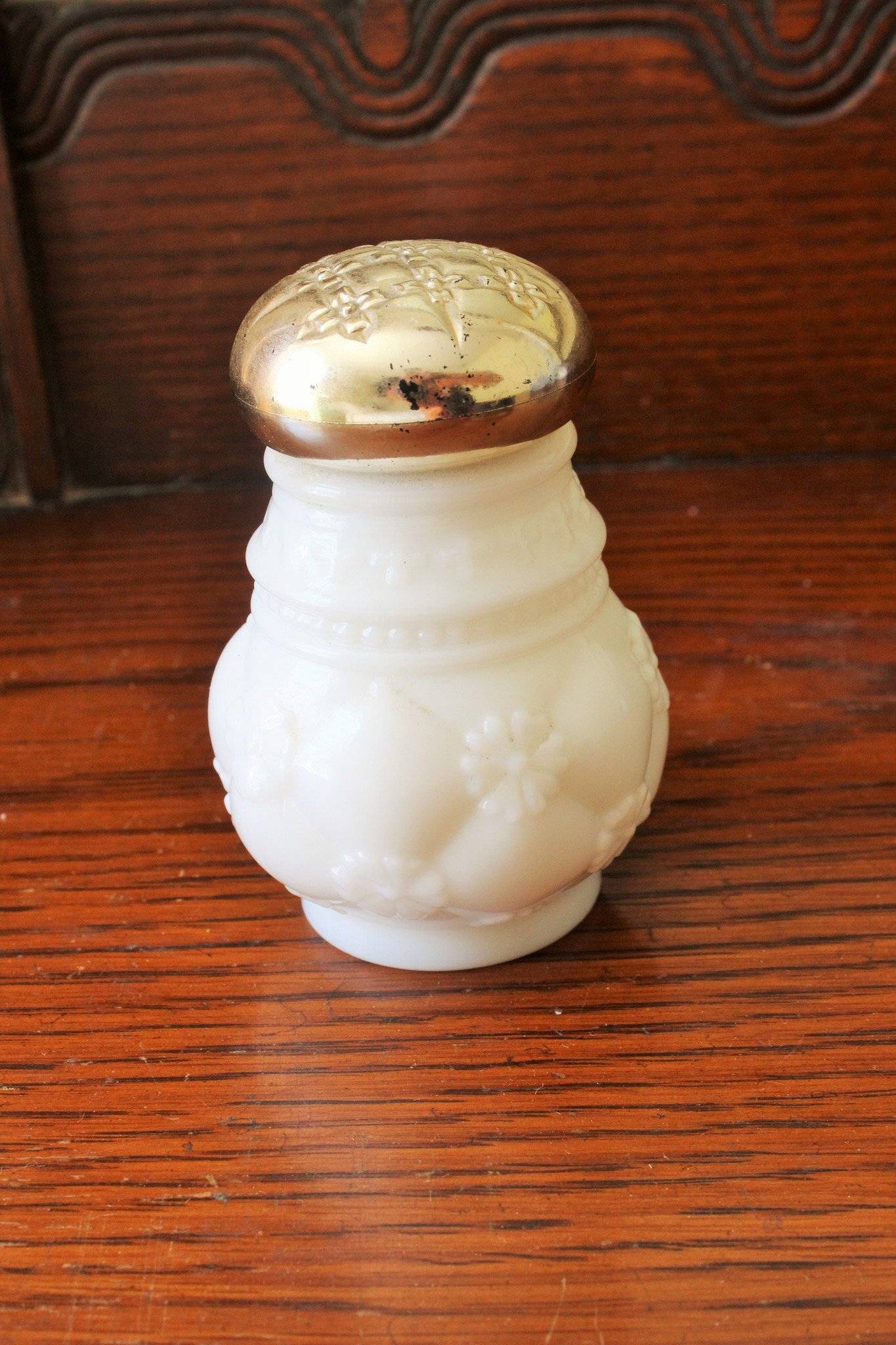 Vintage Glass Powder Bottle Antique Shaker Bottle Collectable