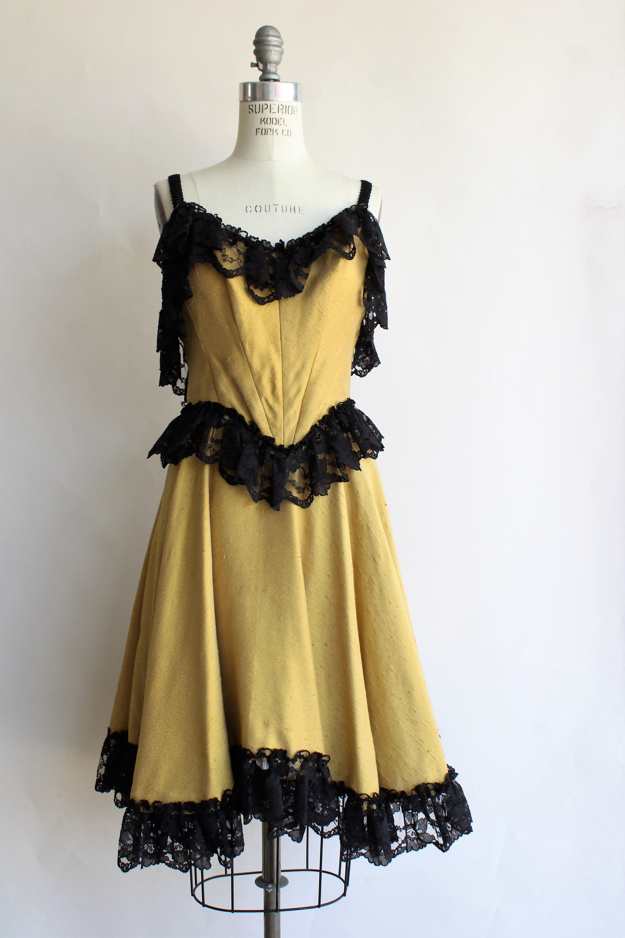 Vintage Saloon Girl Dresses