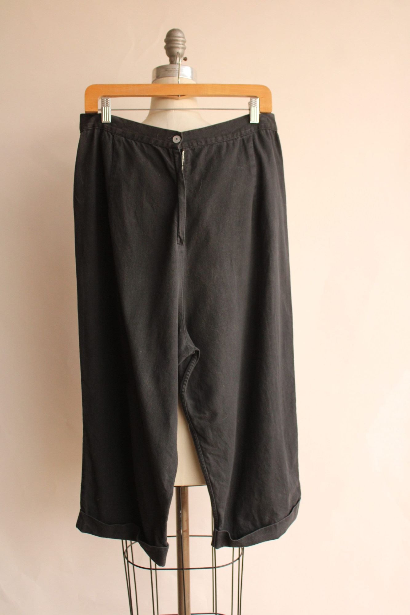 Vintage 1950s Volup Size Alfred Paquette Black Capri Pants