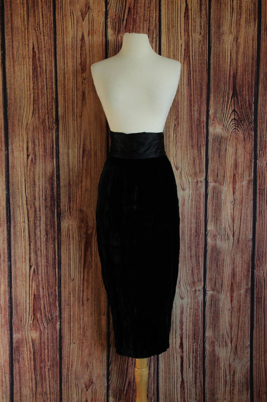 Vintage 1980s 1990s Black Velvet Pencil Skirt