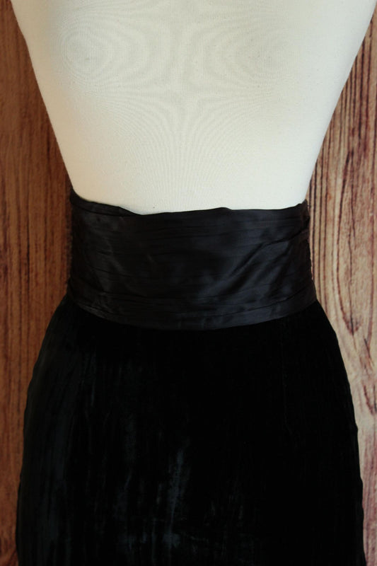 Vintage 1980s 1990s Black Velvet Pencil Skirt