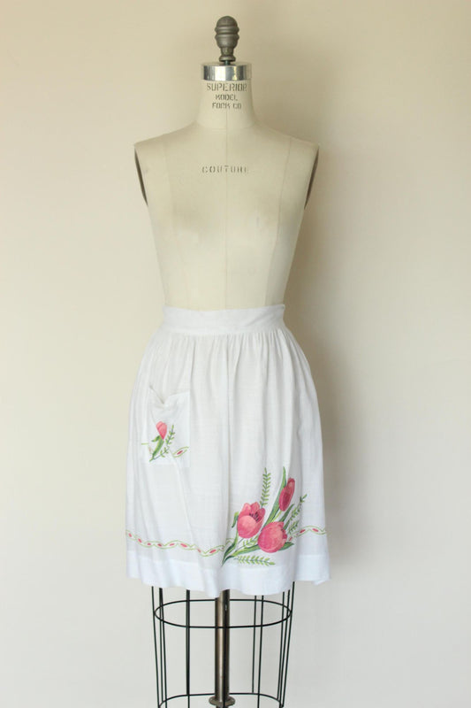 Vintage 1960s Apron With Pocket and Pink Tulips