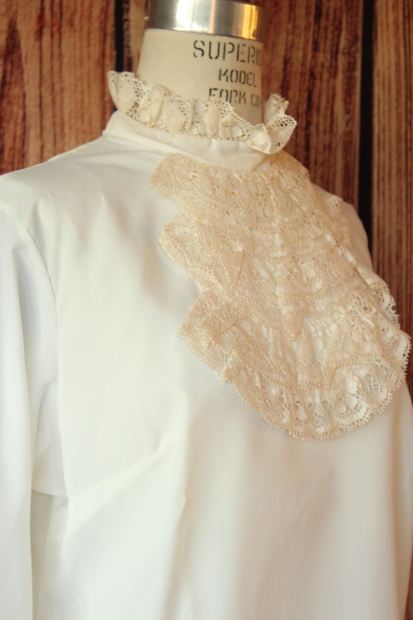 Vintage 1960s New with Tags Judy Bond White Top with Lace Jabot