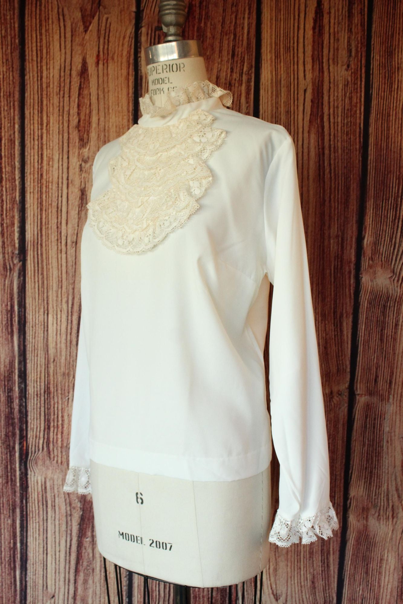 Vintage 1960s New with Tags Judy Bond White Top with Lace Jabot