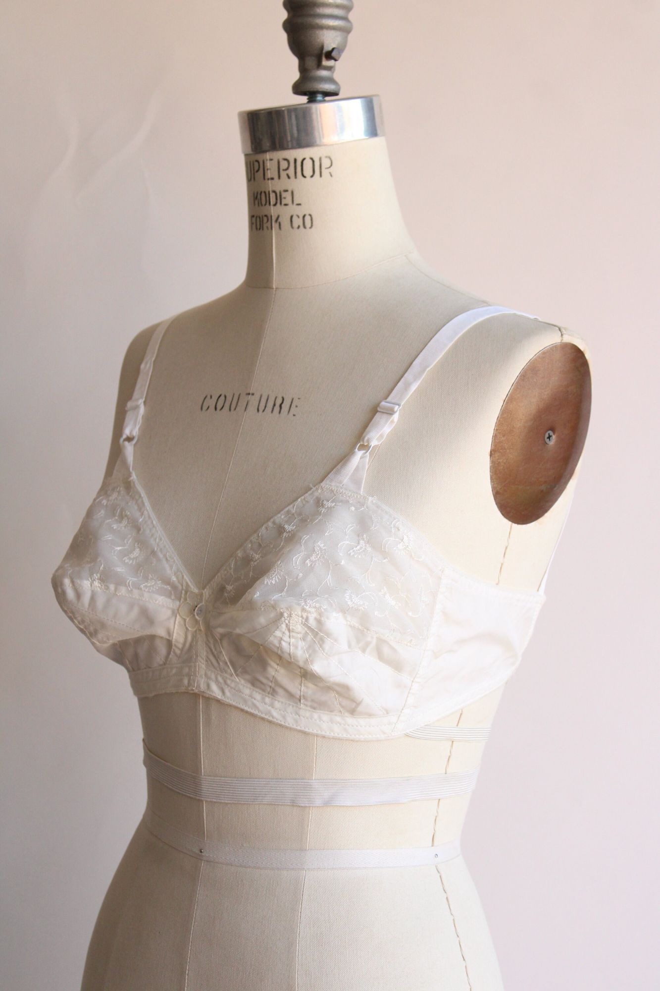 Vintage 1950s White 34 B Bullet Bra