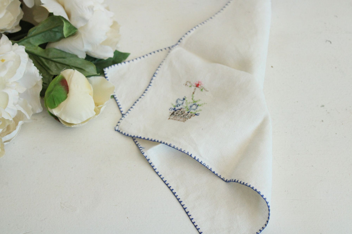 Vintage 1940s 1950s Napkin with an Embroidered Flower Basket