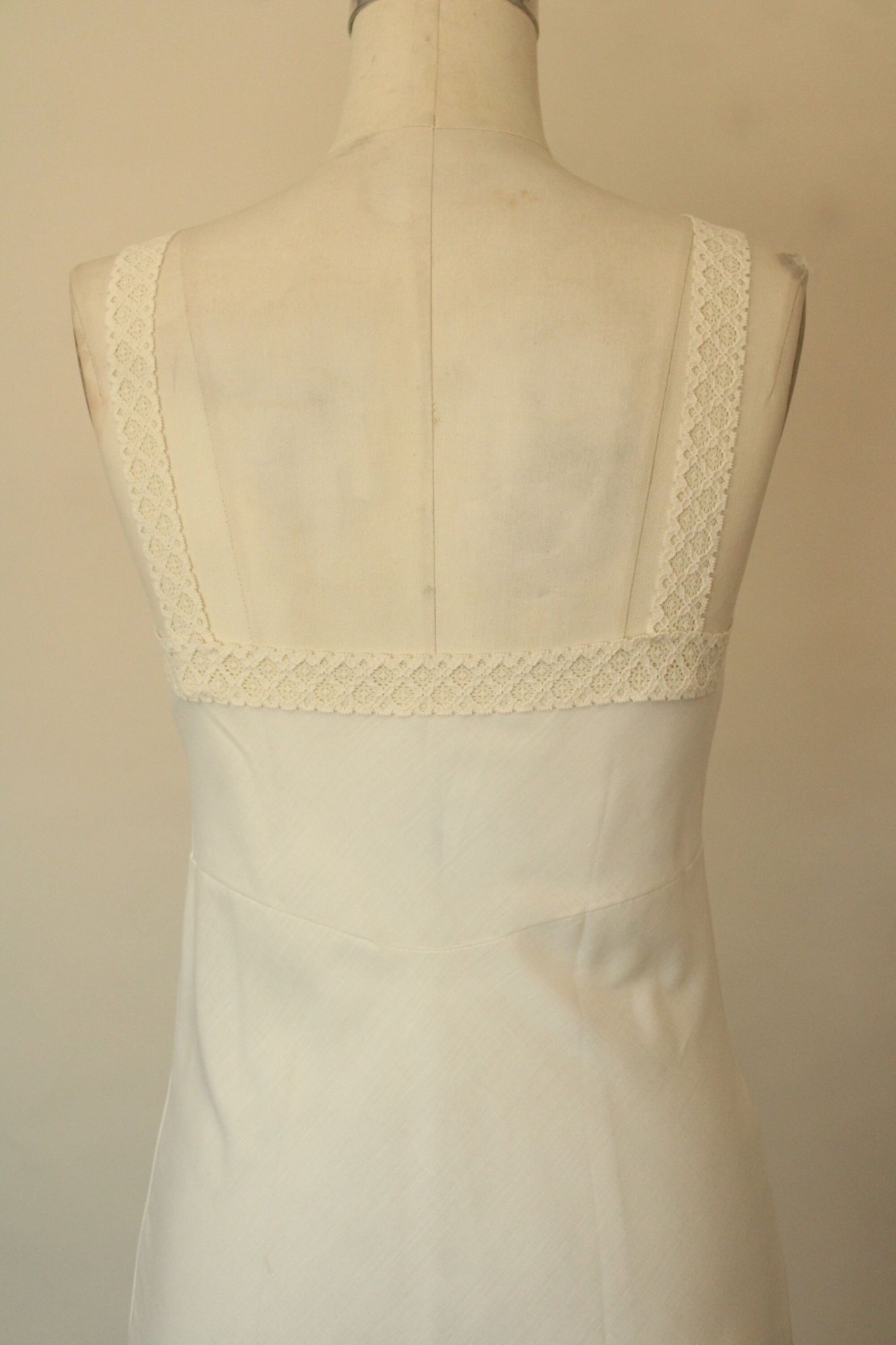 Vintage 1970s 1980s Deena White Full Slip, Size 32