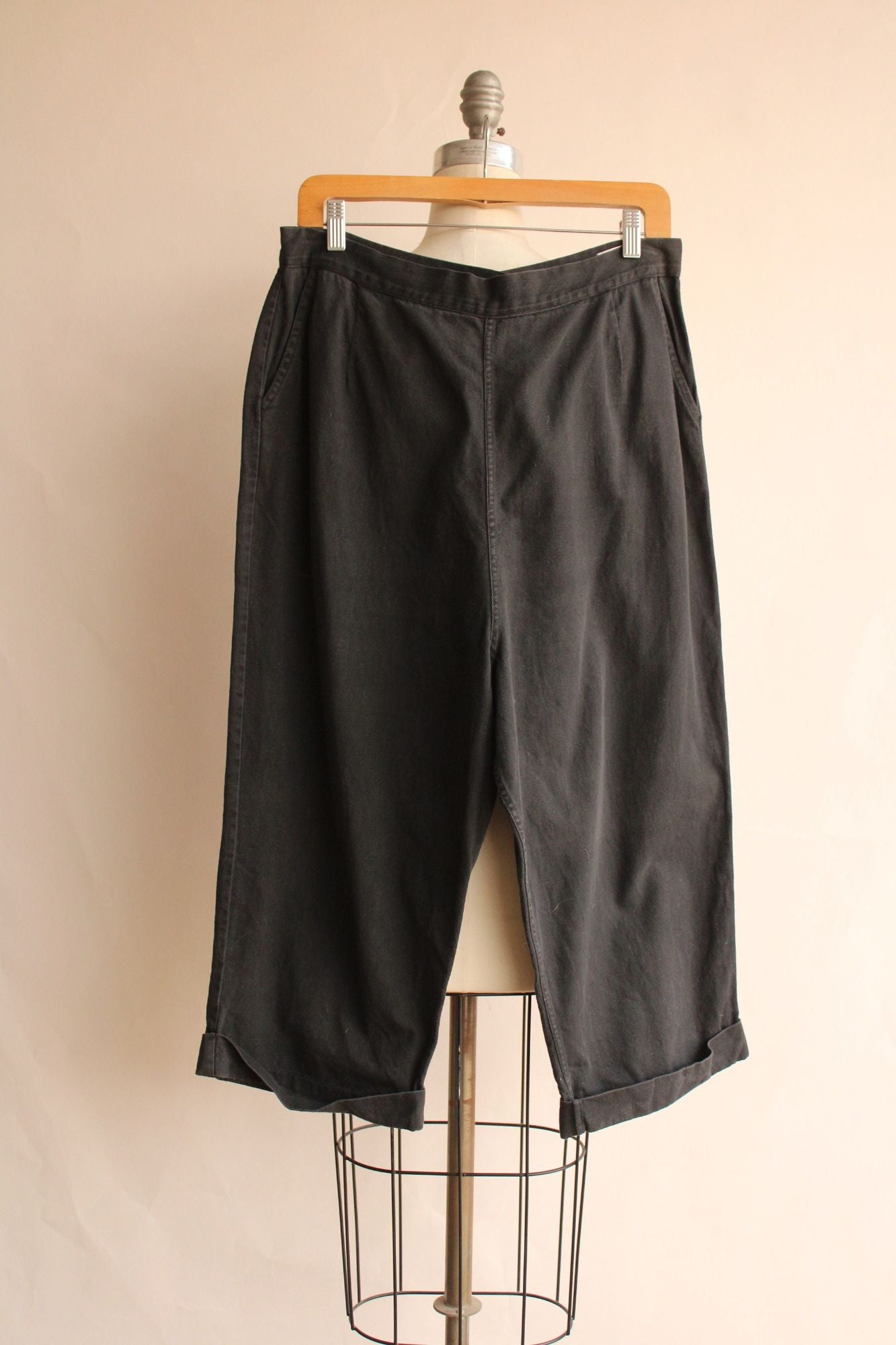 Vintage 1950s Volup Size Alfred Paquette Black Capri Pants