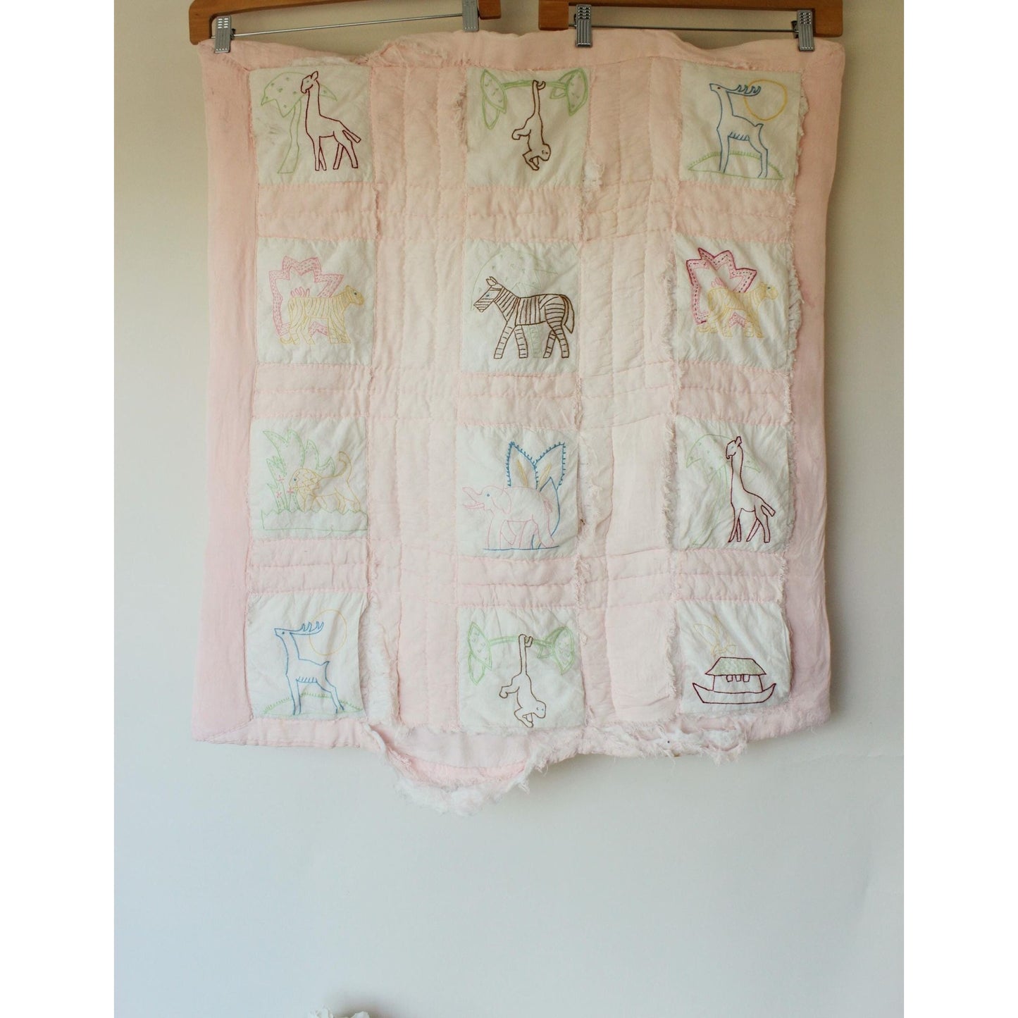 Vintage 1950s 1960s Baby Blanket with  Zoo Animal Embroidery