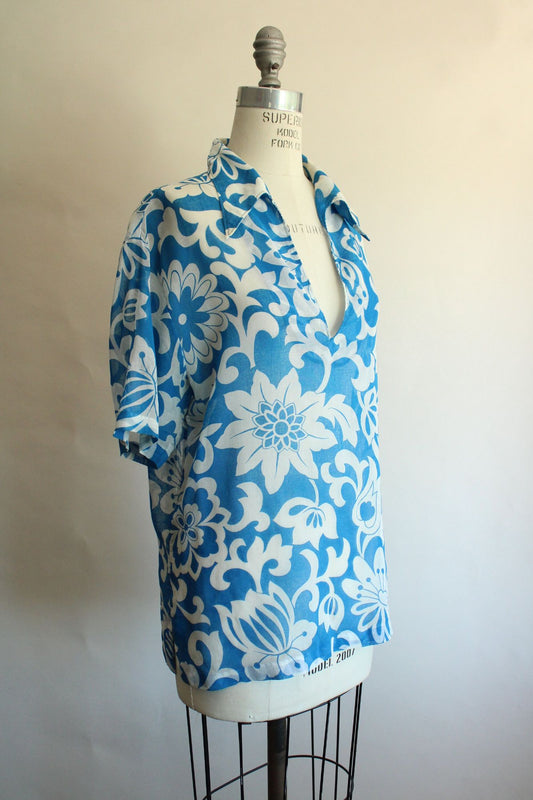 Vintage 1970s Hoaloha Hawaiian Shirt in Blue and White