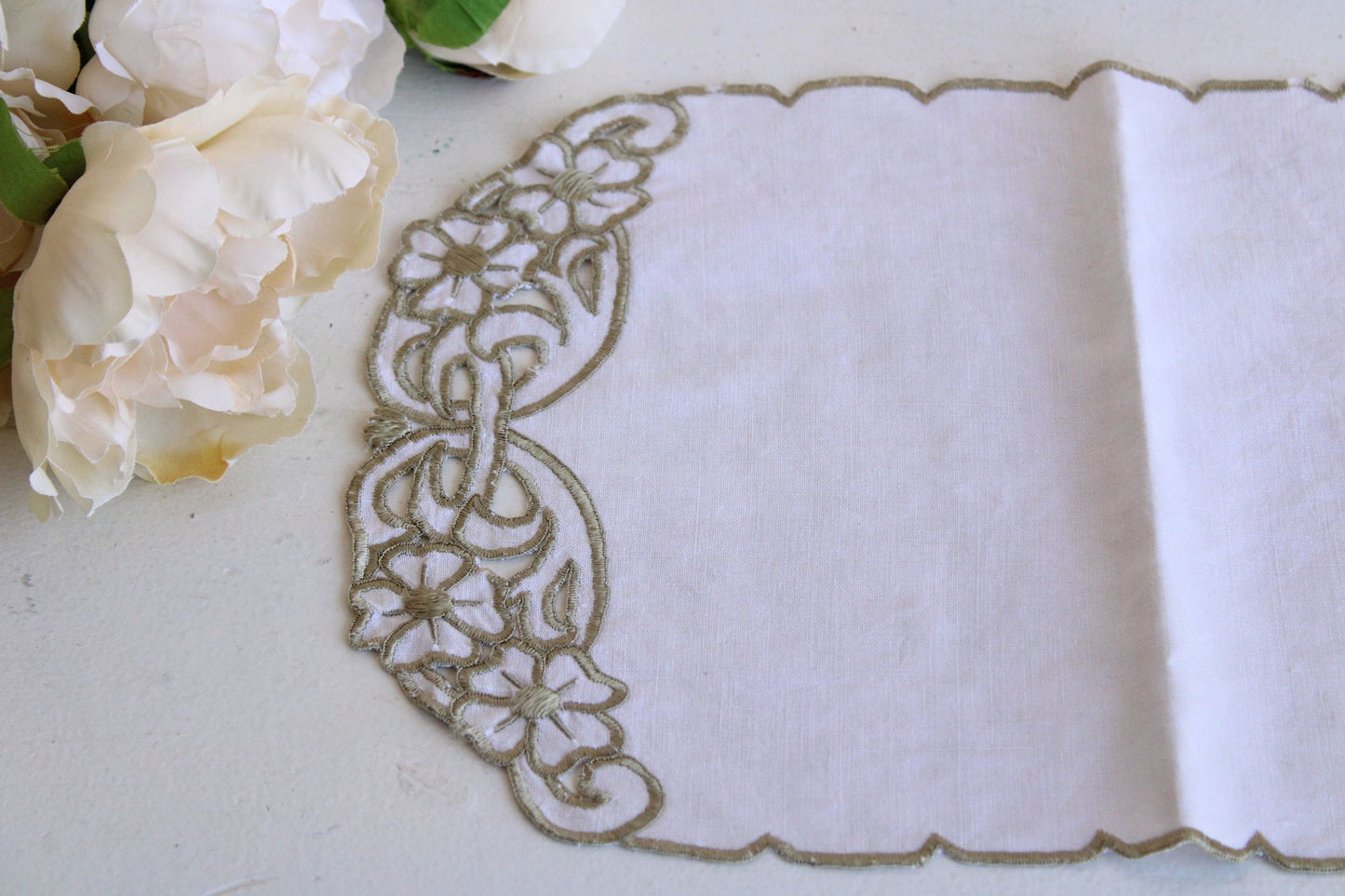 Vintage 1960s Off White Linen With Green Embroidered Flowers Doily