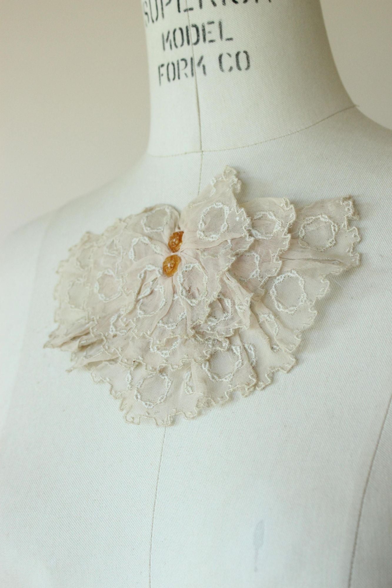 Vintage 1940s Pink Lace Collar Bow, Beau Catcher by Jami