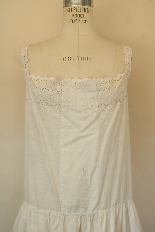 Vintage 1920s Volup Size White Cotton Chemise