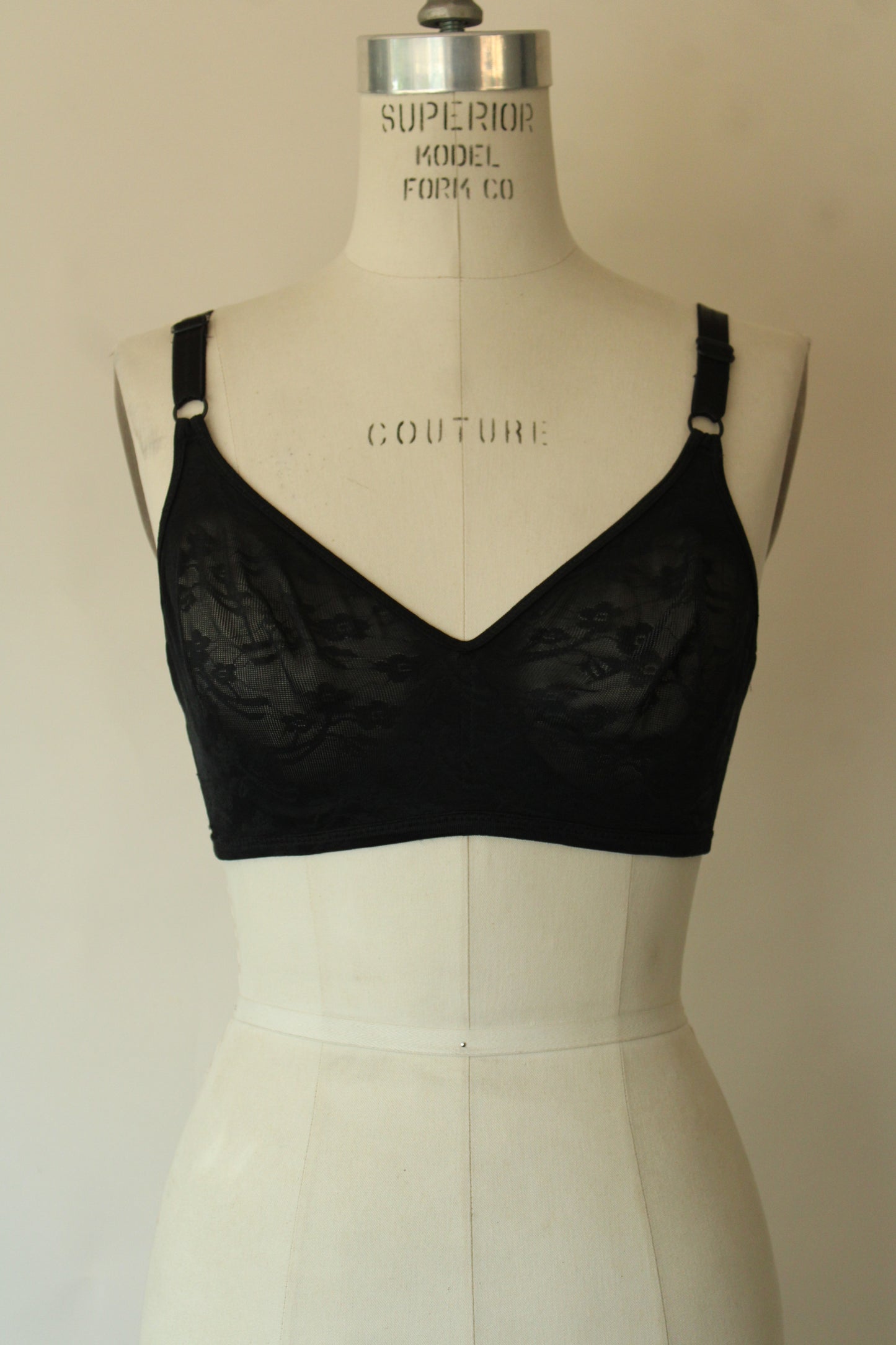 Vintage Early 2000s Black Daisy Pattern Wireless Bra