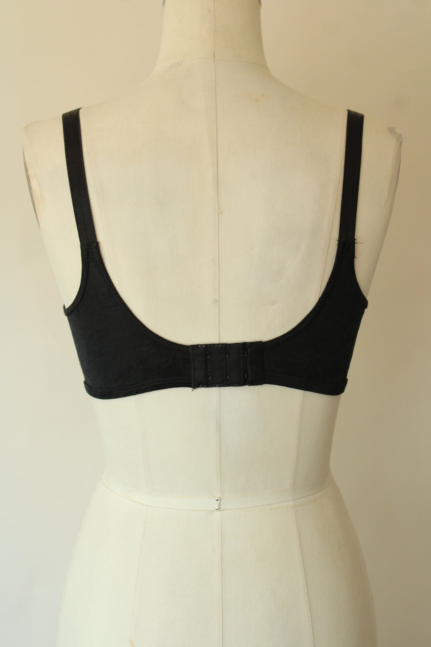 Vintage Early 2000s Black Daisy Pattern Wireless Bra