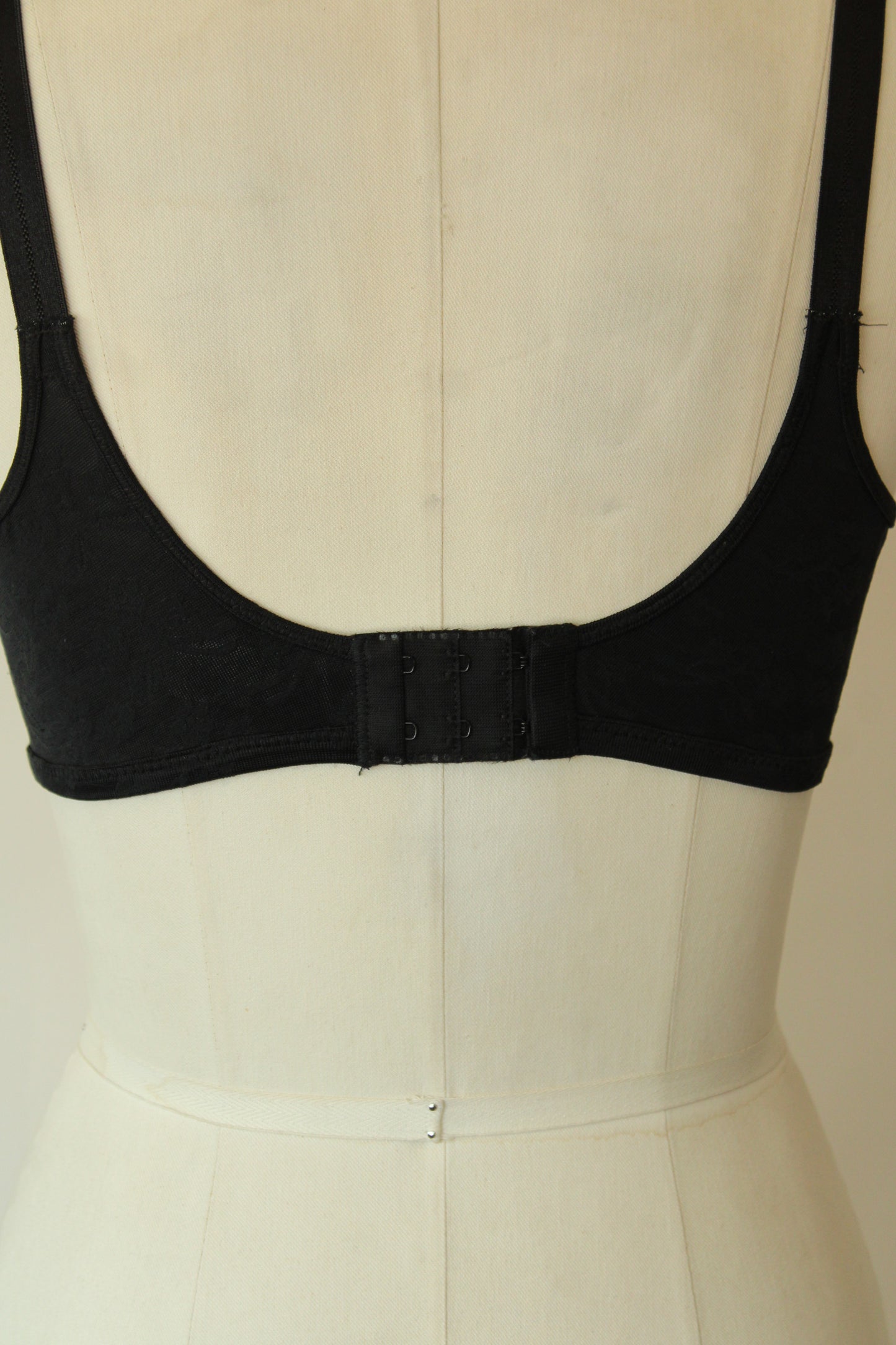 Vintage Early 2000s Black Daisy Pattern Wireless Bra