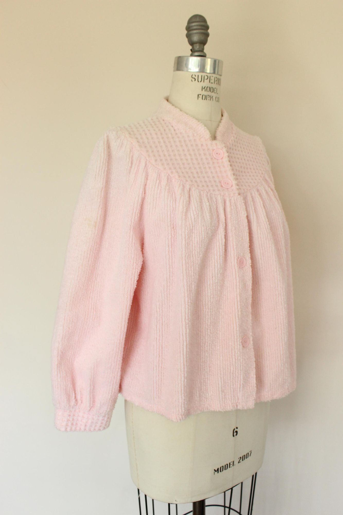 Vintage 1970s 1980s Pink Chenille Bed Jacket