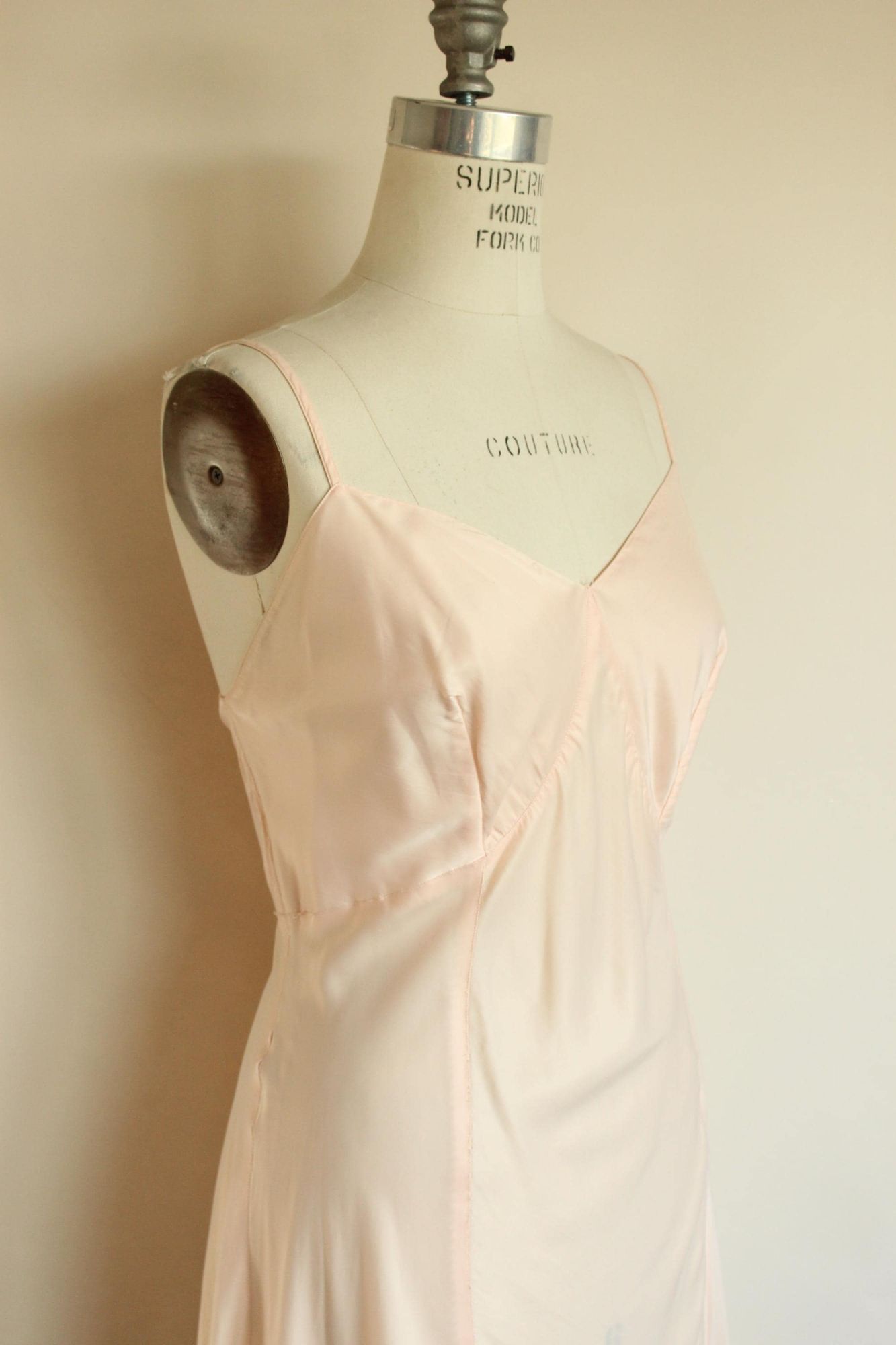 Vintage 1940s Volup Pink Barbizon Streamline Slip