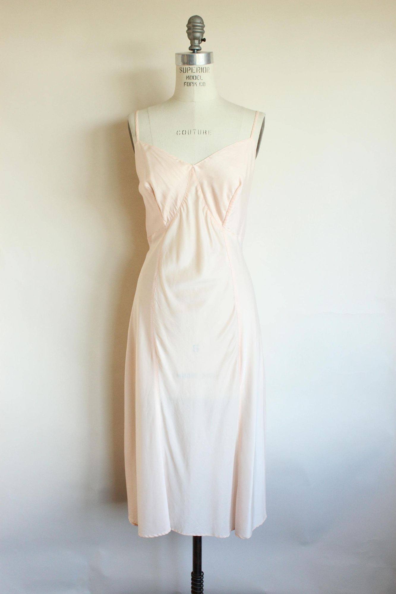 Vintage 1940s Volup Pink Barbizon Streamline Slip