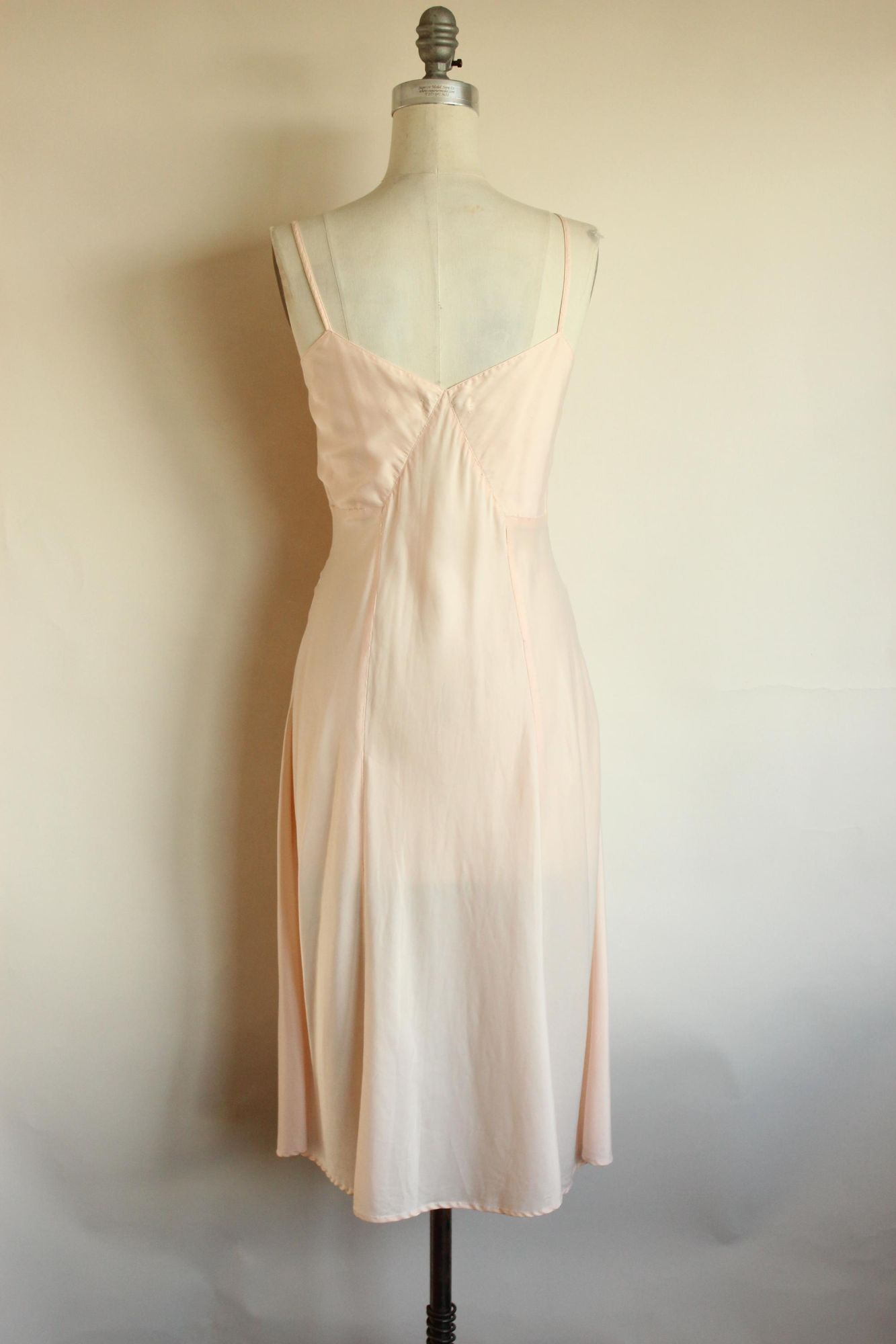 Vintage 1940s Volup Pink Barbizon Streamline Slip