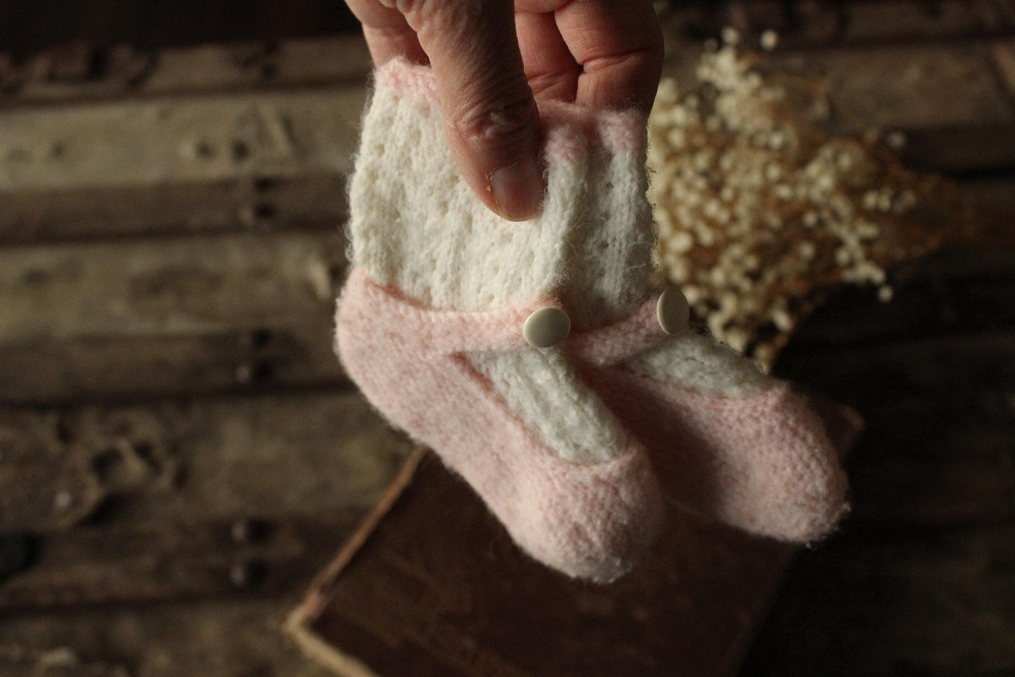 Vintage 1950s Baby Booties in White and Pink Knit