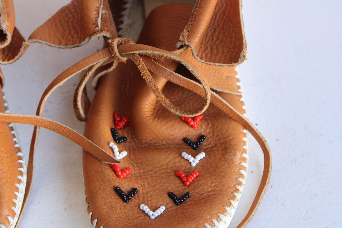 Vintage 1990's Moccasins, Tan Leather with Beading, Tru Moc with Swivel Action, Size 6.5