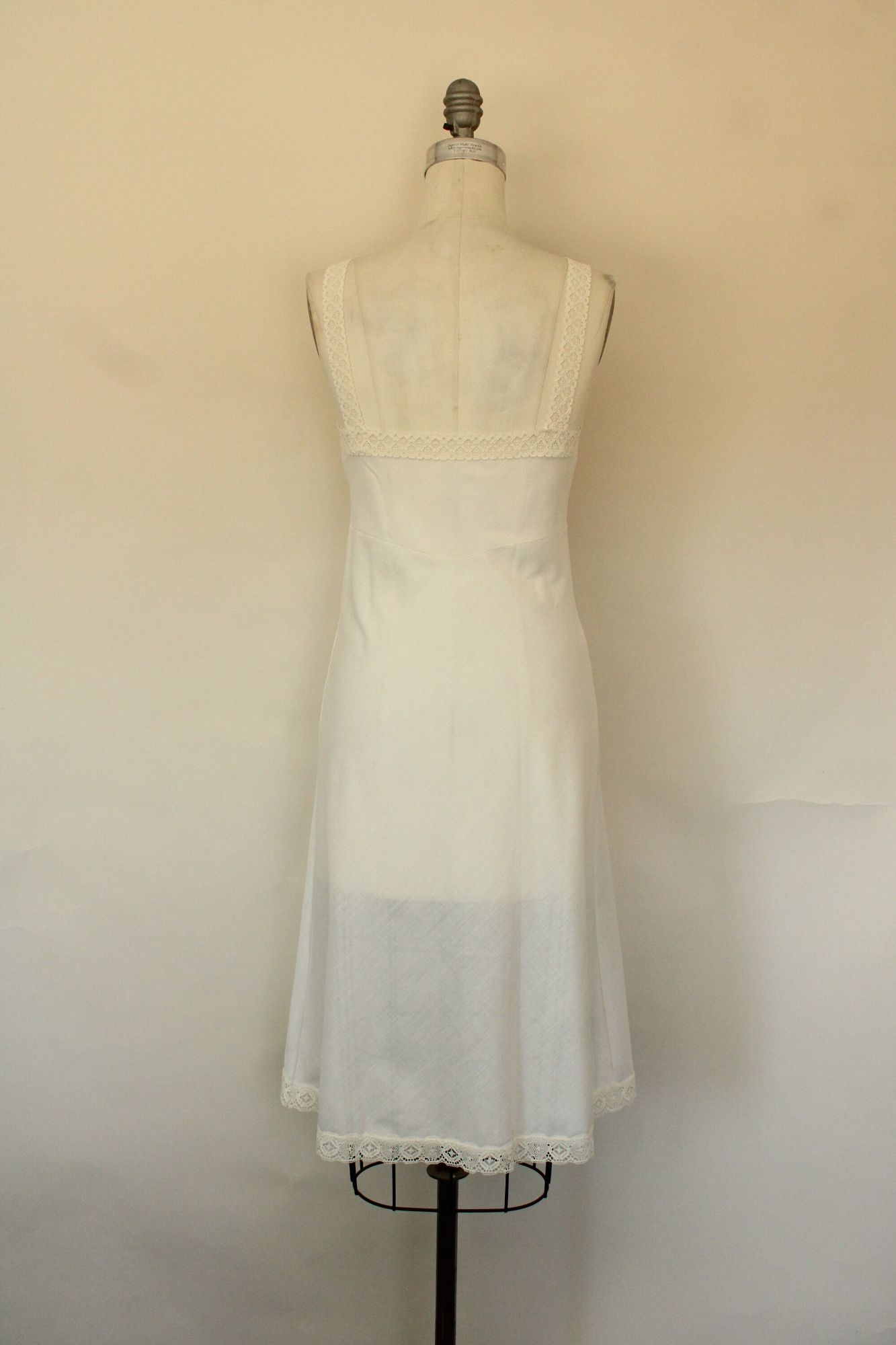 Vintage 1970s 1980s Deena White Full Slip, Size 32