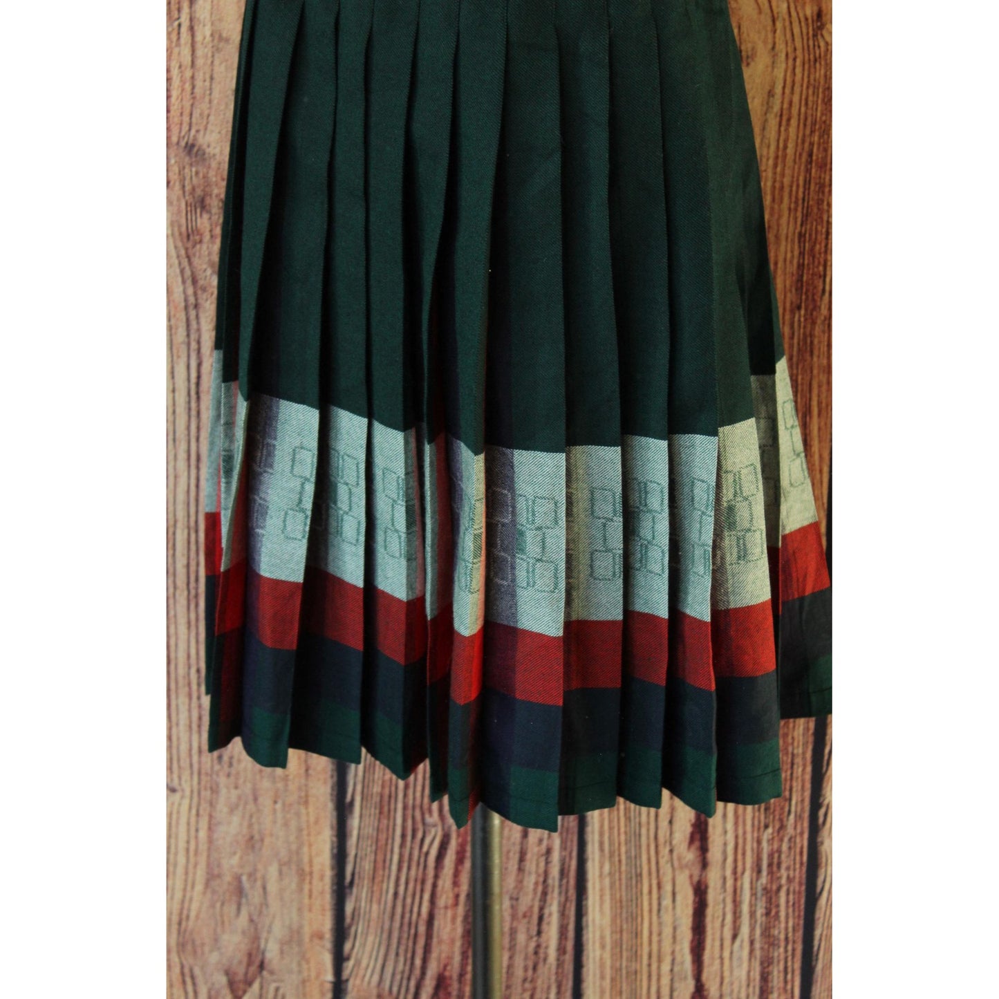 Vintage 1980s 1990 Wool Skirt, Volup Green Blue and Red Stripes and Plaid, Pleated, Woolmark