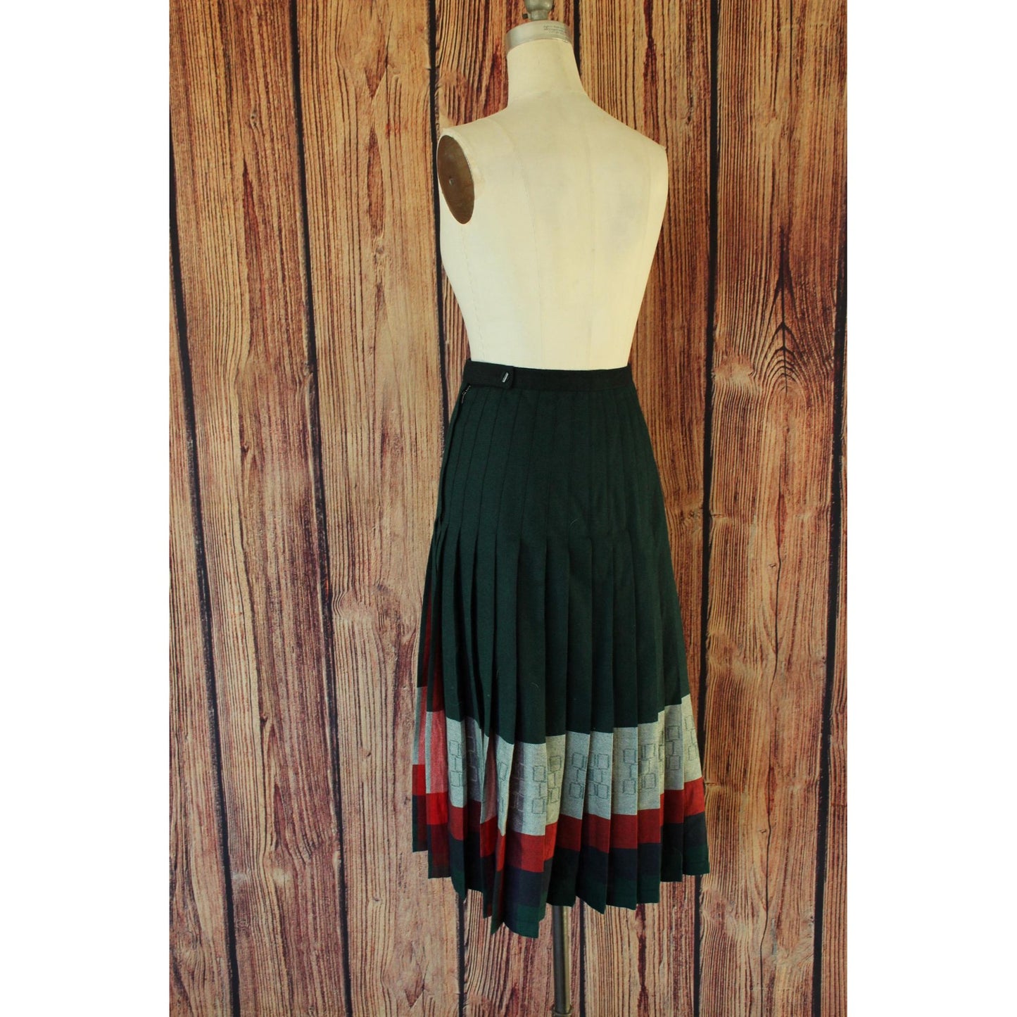 Vintage 1980s 1990 Wool Skirt, Volup Green Blue and Red Stripes and Plaid, Pleated, Woolmark