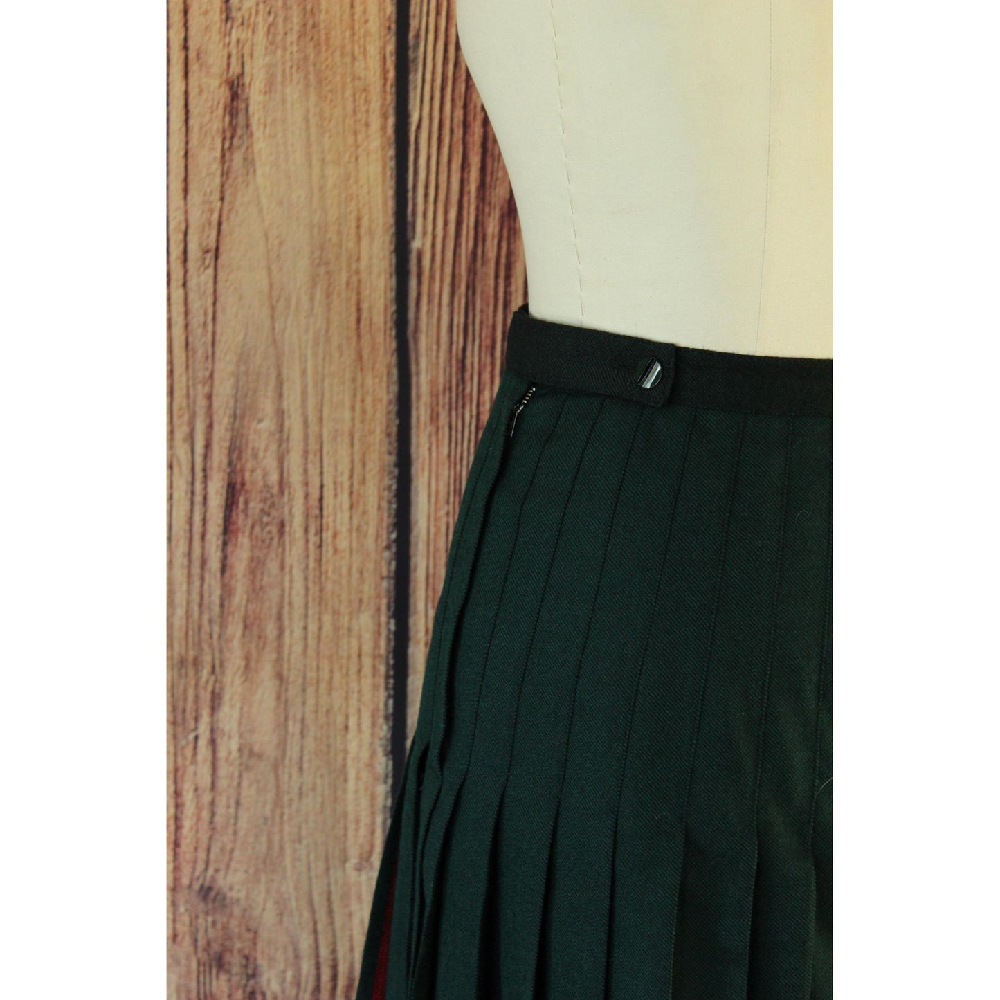 Vintage 1980s 1990 Wool Skirt, Volup Green Blue and Red Stripes and Plaid, Pleated, Woolmark