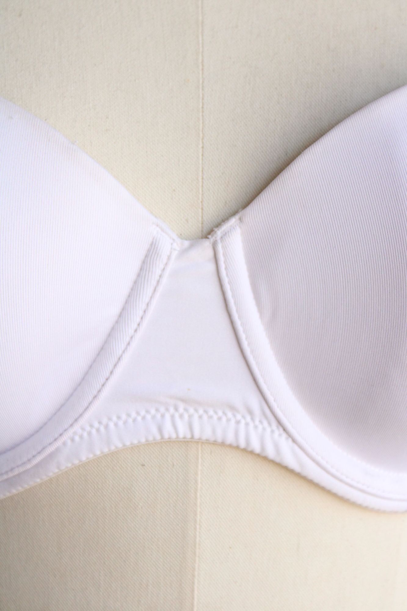 Vintage 1980s 1990s Bra, White 36B, Warners Lace Charmers, No