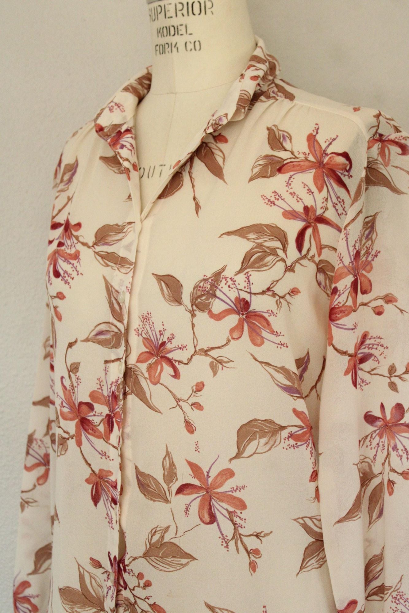 Vintage 1970s Campus Casuals Floral Print Button Down Blouse