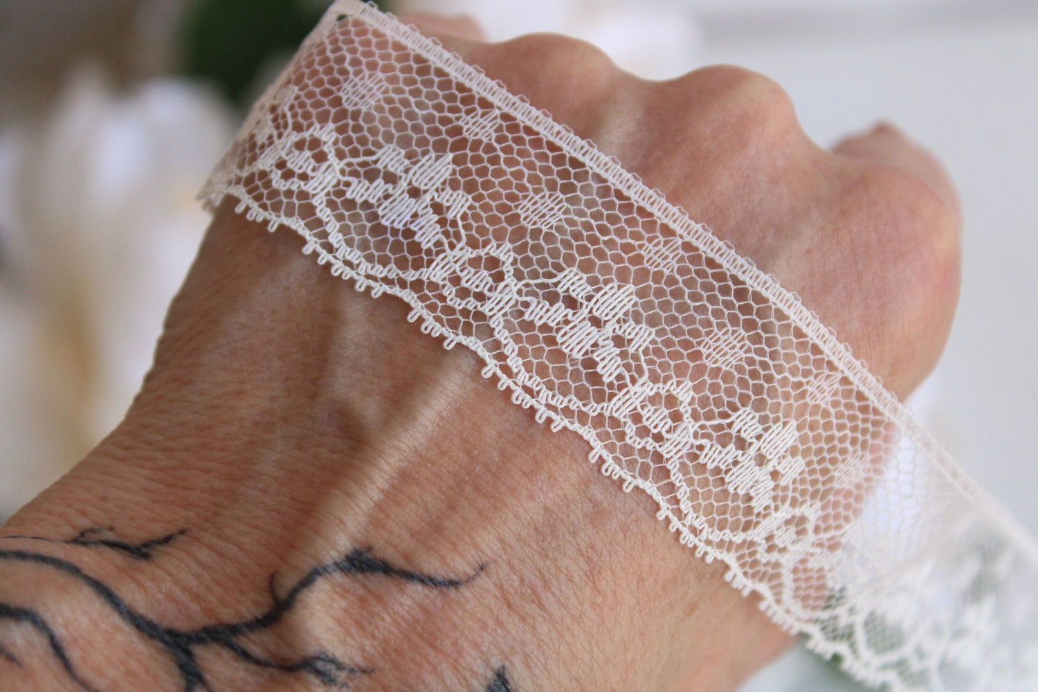 Vintage Lace Trim Ivory Scalloped Edge 1/2 - Sold by the Yard - Humboldt  Haberdashery