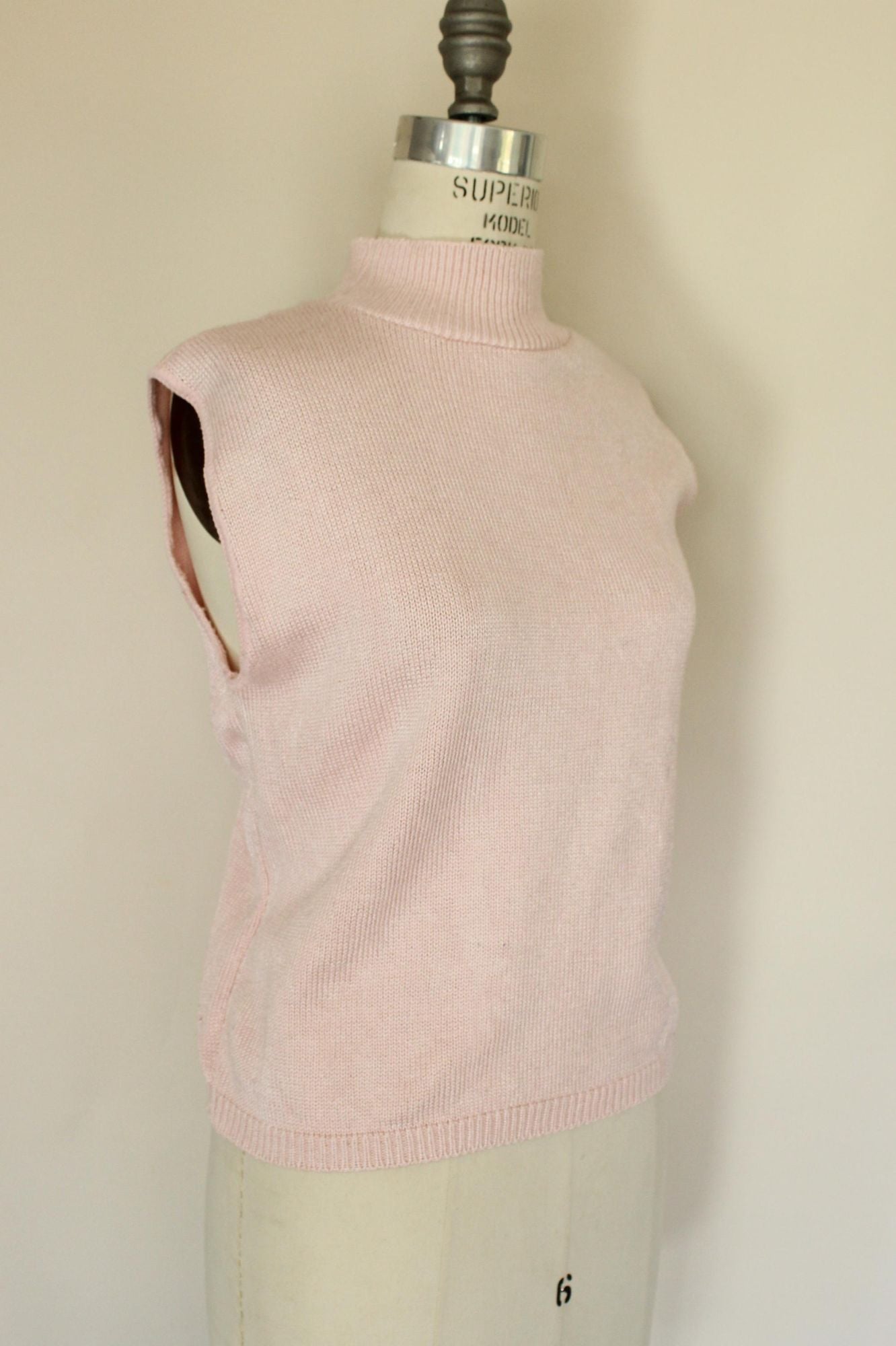 Vintage 1980s 1990s Pink Knit Mock Neck Sleeveless Sweater