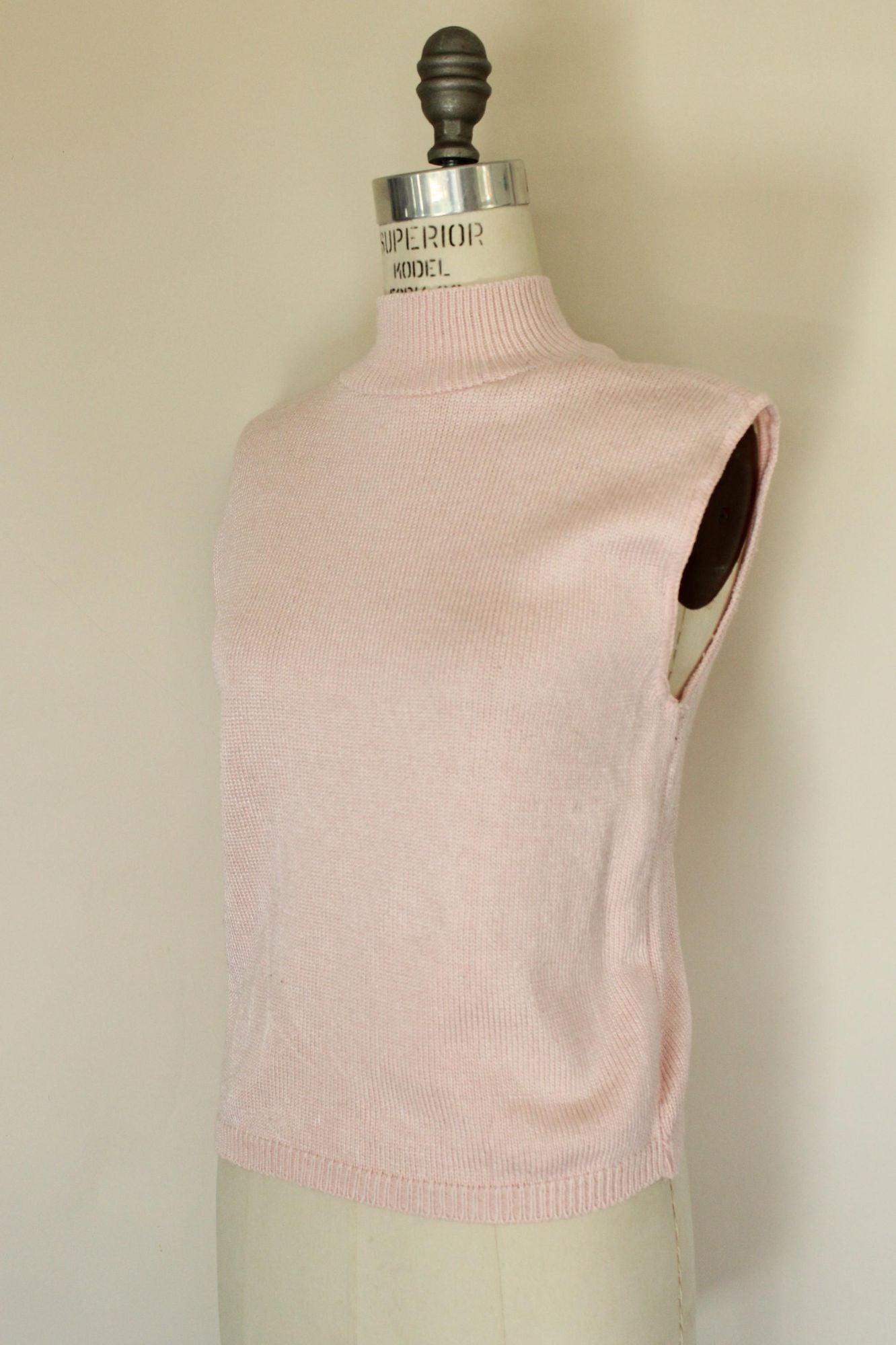 Vintage 1980s 1990s Pink Knit Mock Neck Sleeveless Sweater