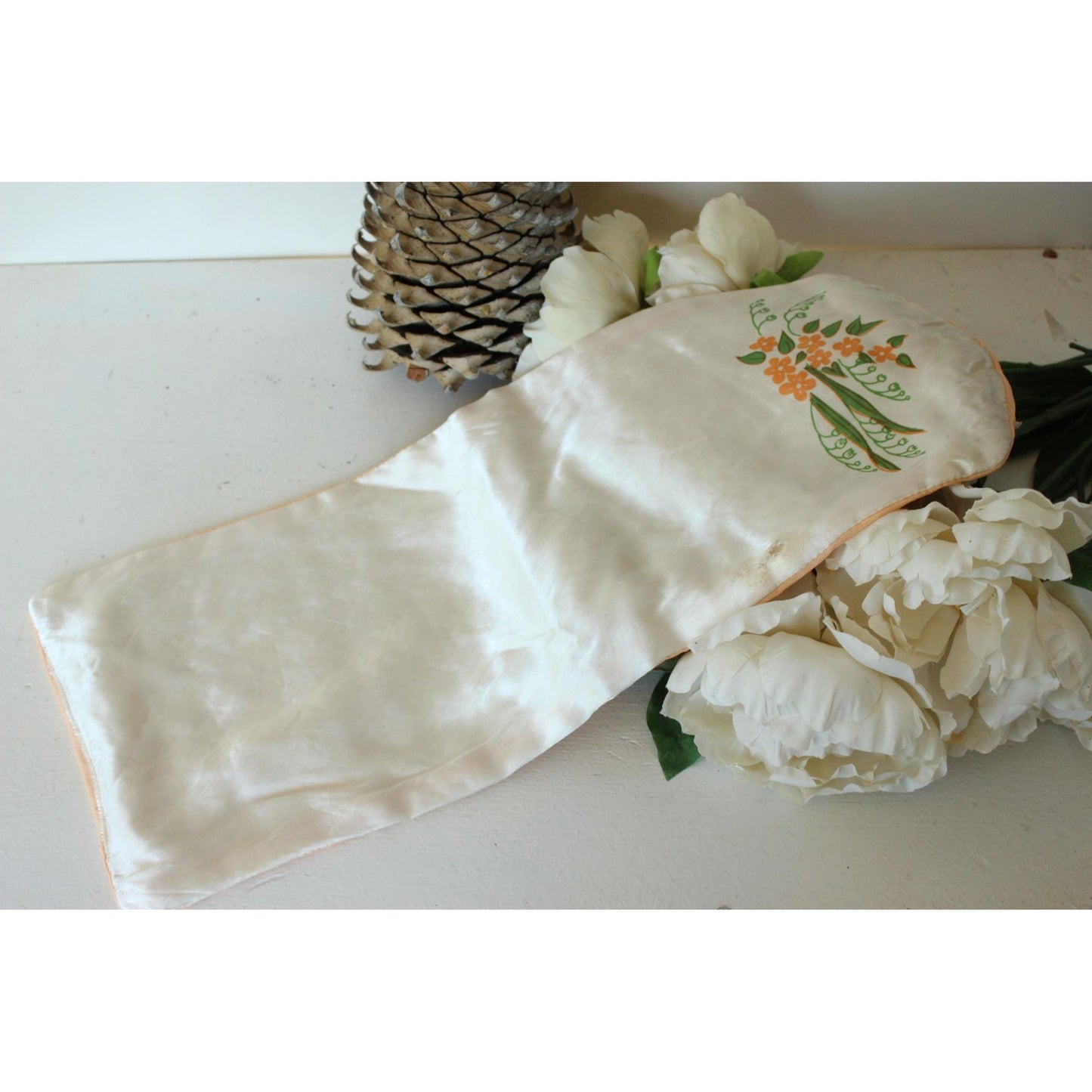 Vintage 1940s 1950s Peach and White Stockings Bag