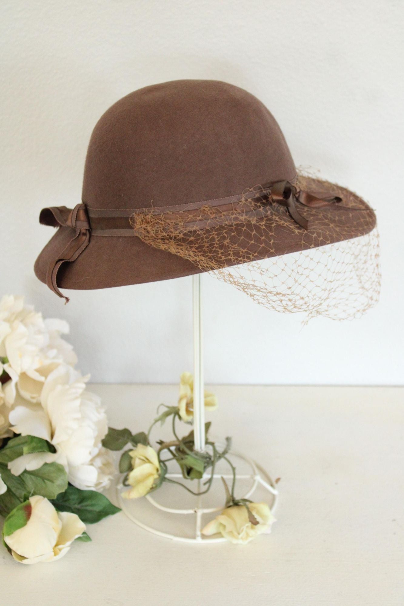 Vintage 1950s 1960s Brown Wool Felt Wide Brimmed Hat with Veil