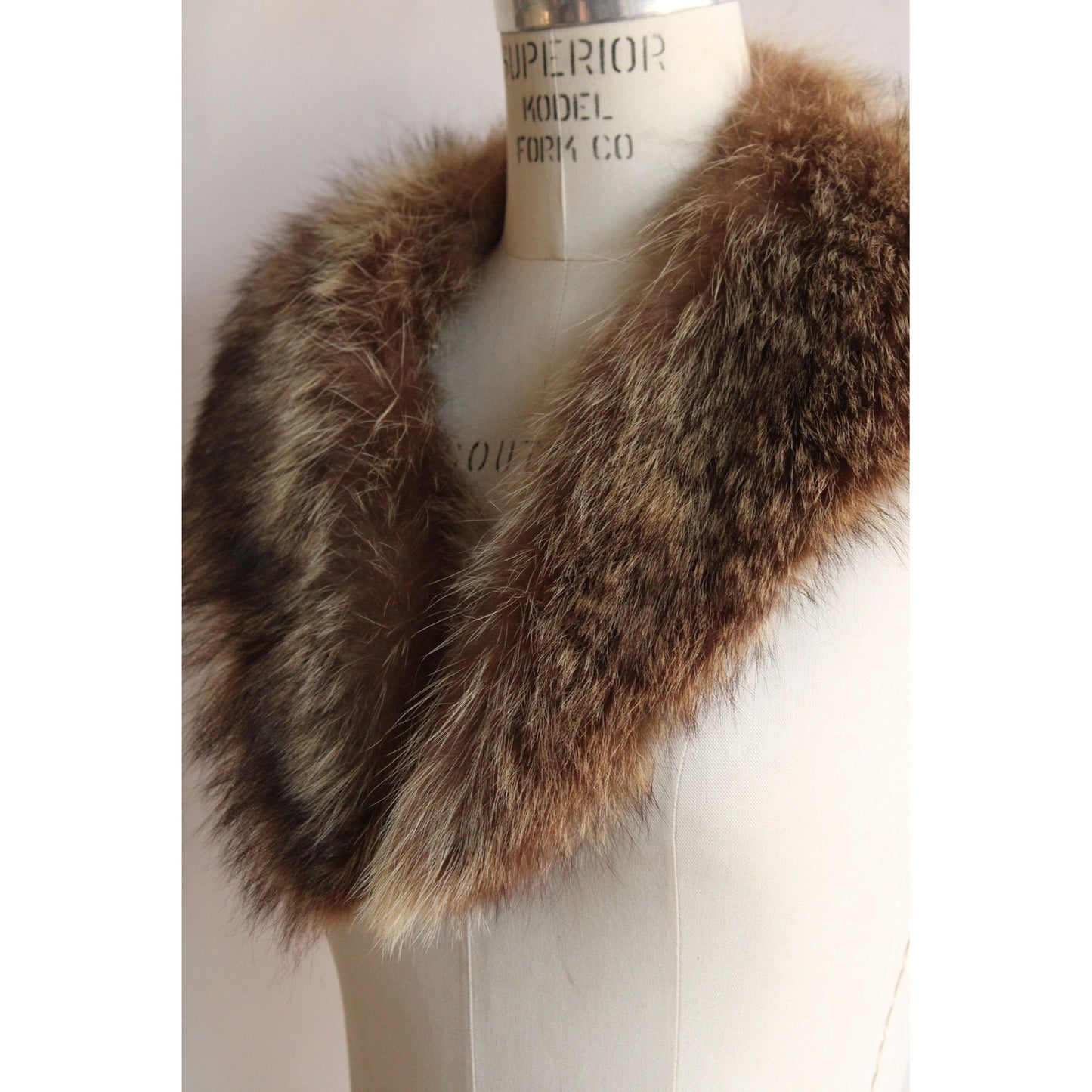 Vintage 1960s 1970s Fur Collar