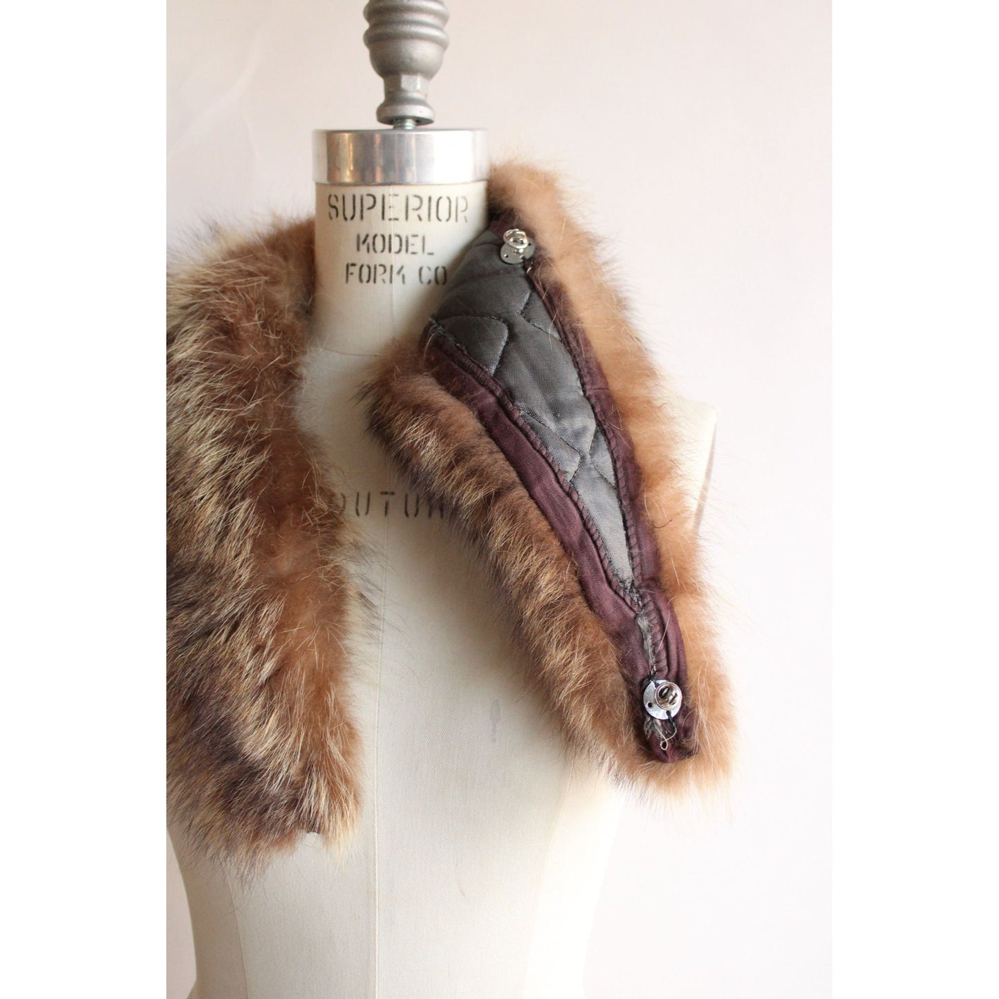 Vintage 1960s 1970s Fur Collar