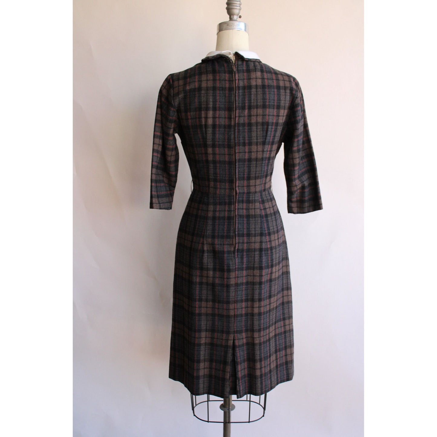 Vintage 1960s Plaid Wool Dress with White Collar – Toadstool Farm Vintage