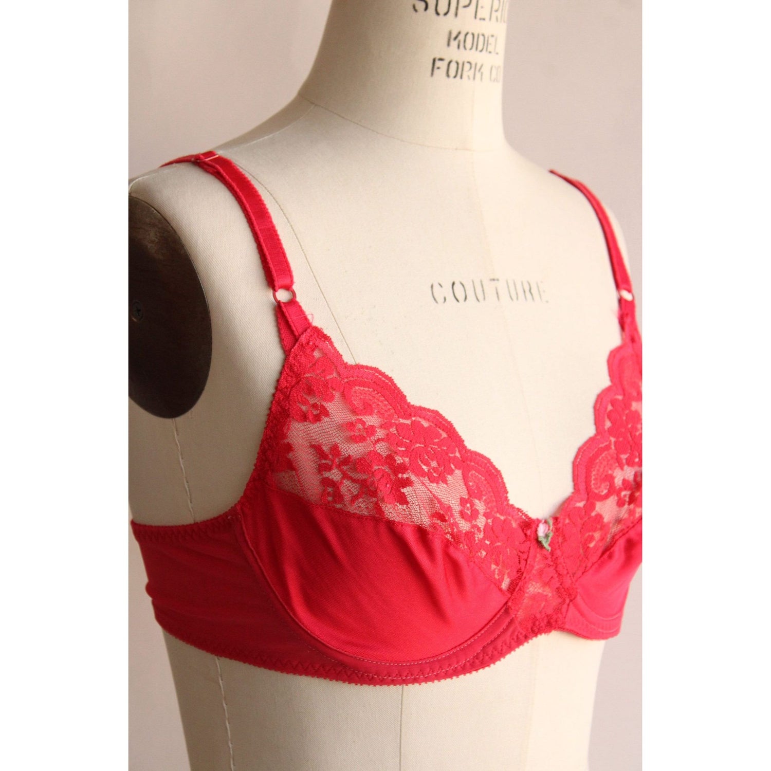 4605 MAIDEN FORM Red Lace Lightly Padded TShirt Bra SIZE 36C