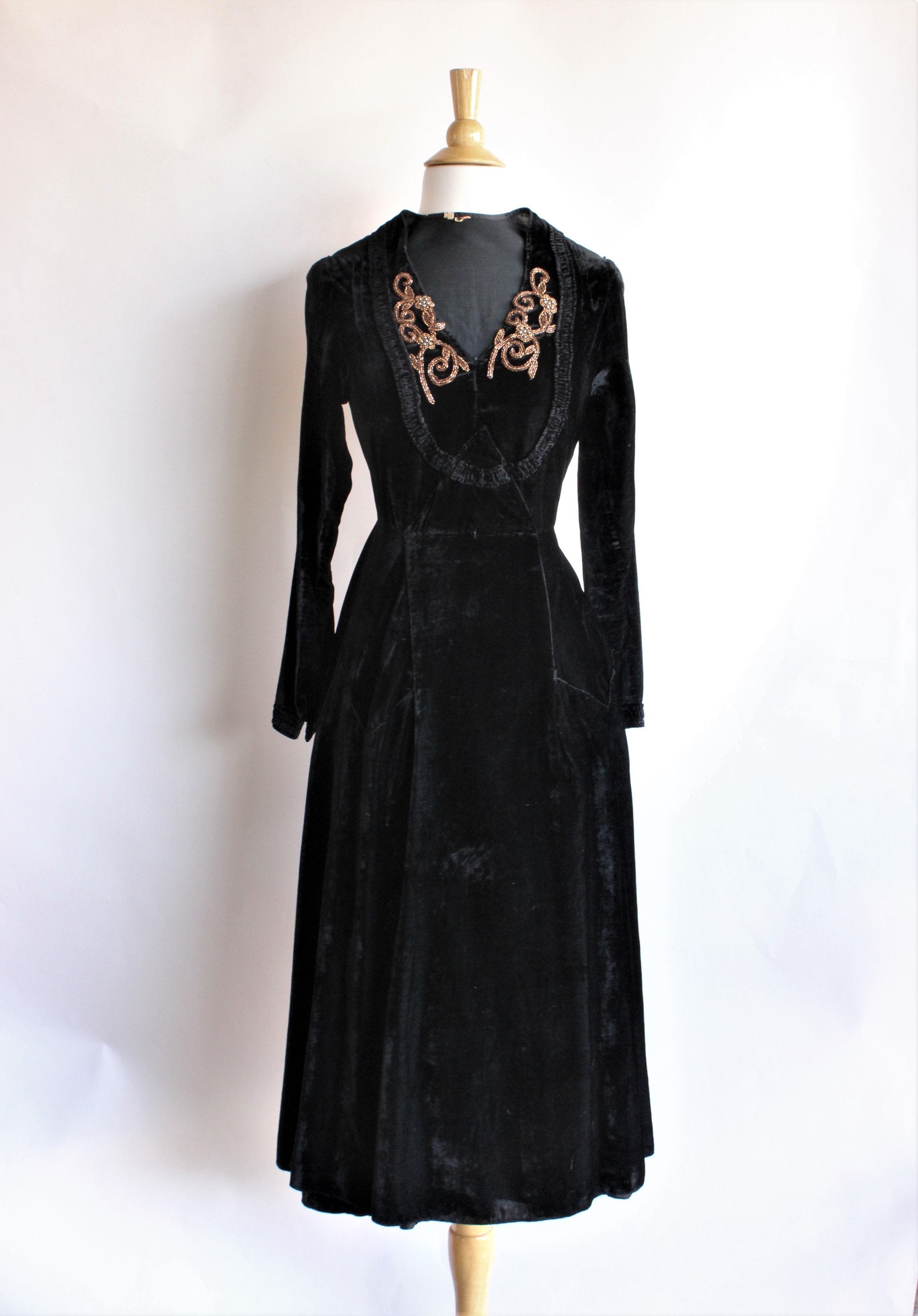 Vintage 1930s Black Silk Velvet Dress by Cash's – Toadstool Farm Vintage