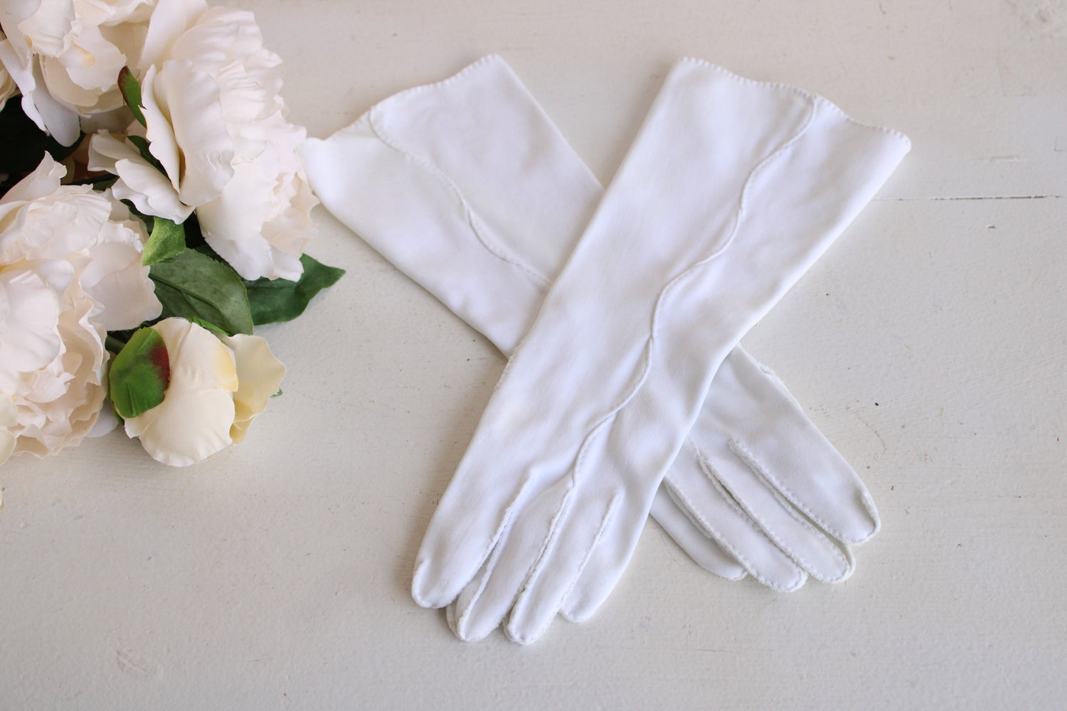 1950s 2024 white gloves