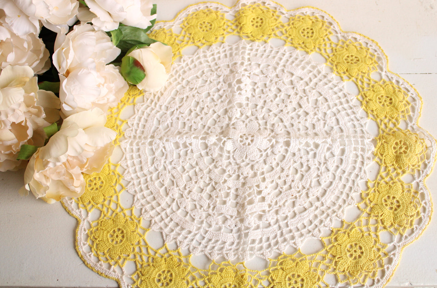 Vintage 1960s Doily in White and Yellow