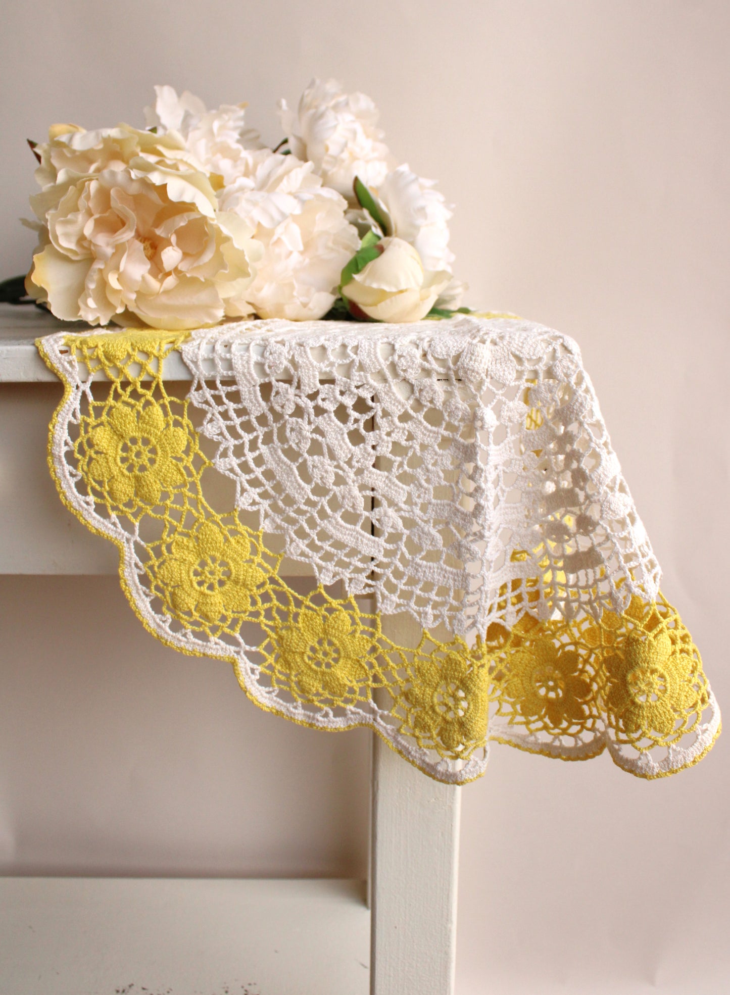 Vintage 1960s Doily in White and Yellow