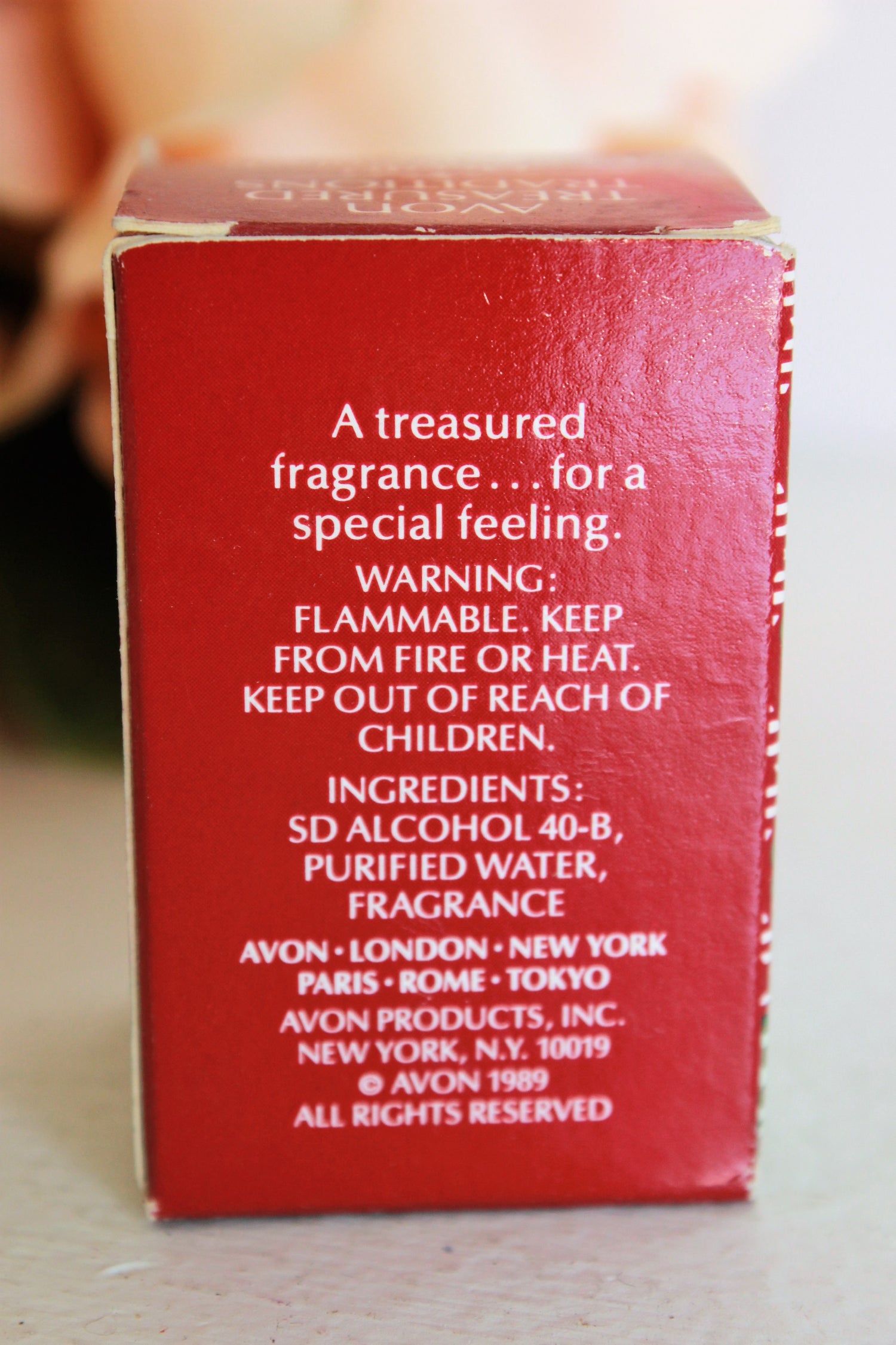 Vintage 1980s Avon Treasured Traditions Occur Cologne