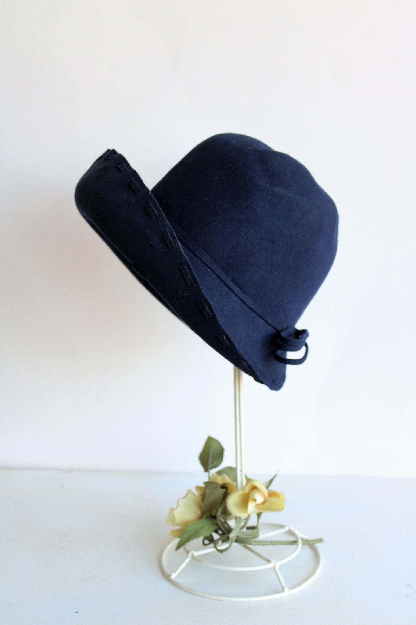 Vintage 1960s Navy Blue Wool Hat