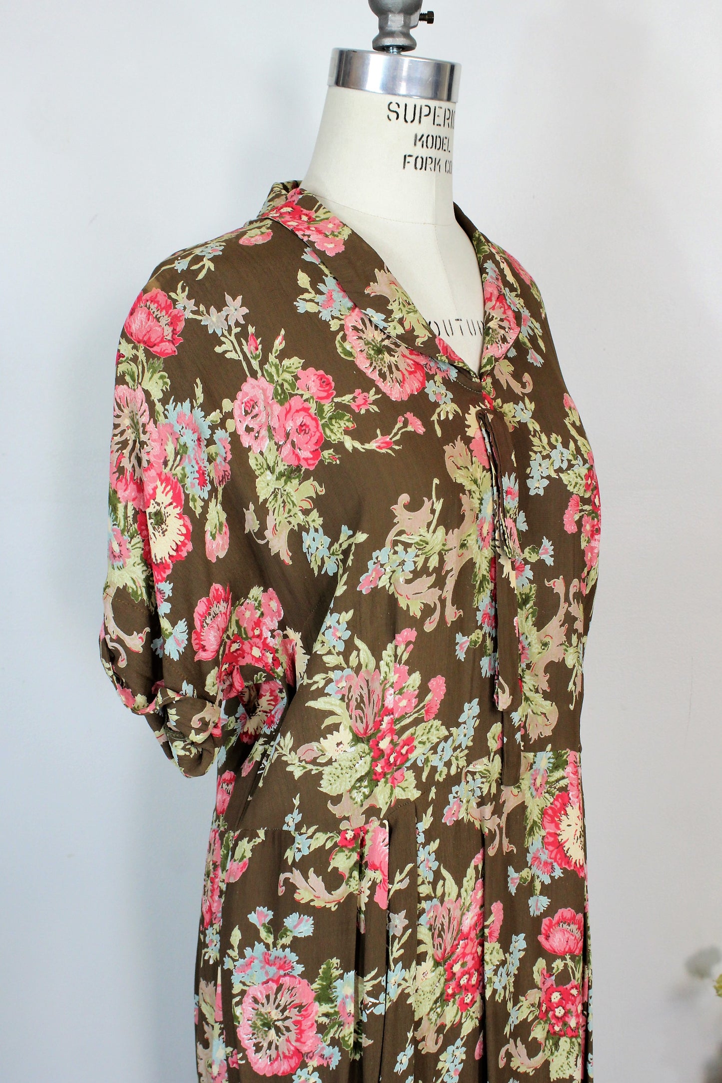 Vintage 1980s Does 1940s Floral Print Rayon Dress – Toadstool Farm Vintage