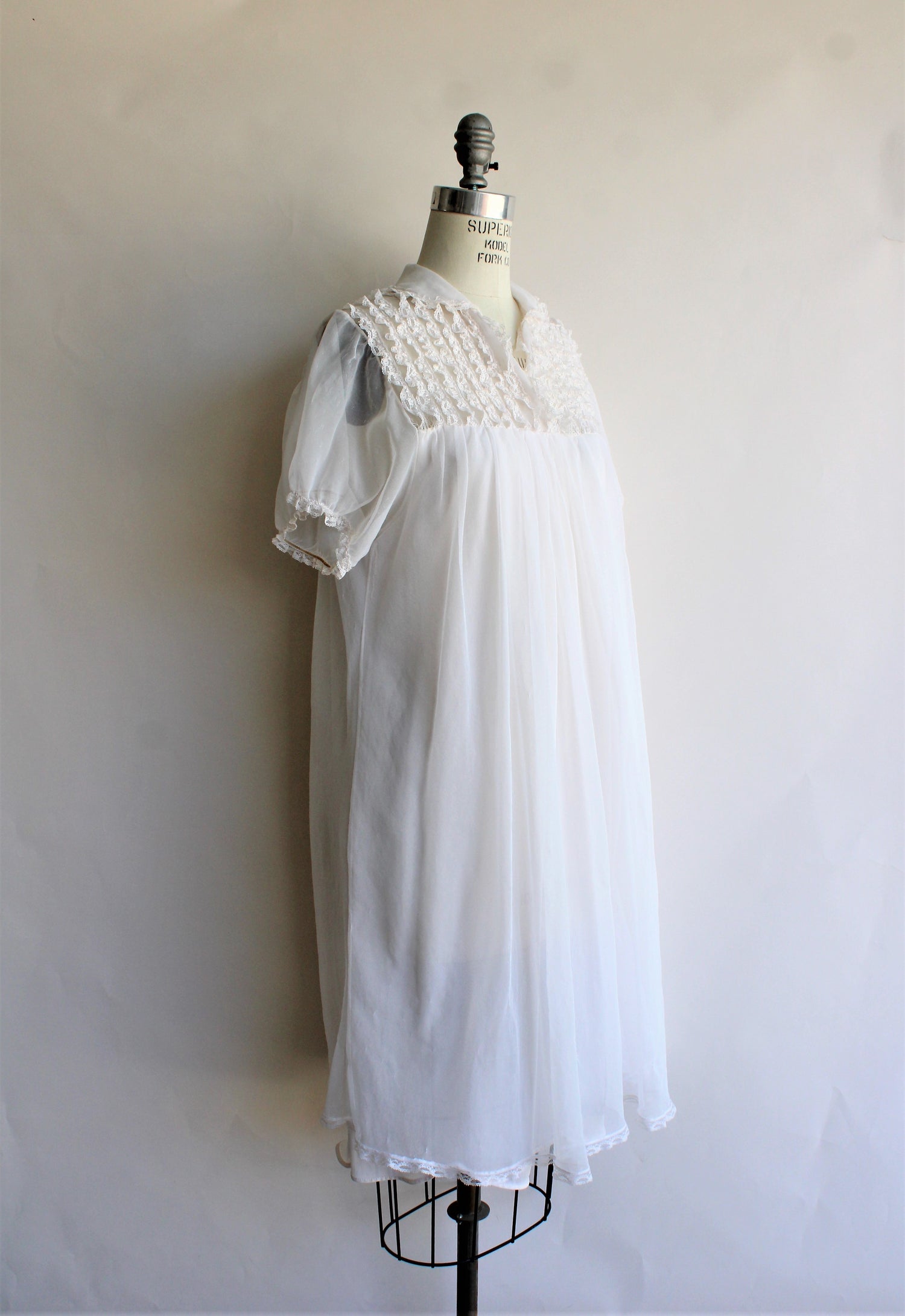 Vintage 1960s White Babydoll Nightie with Lace Trim – Toadstool Farm ...